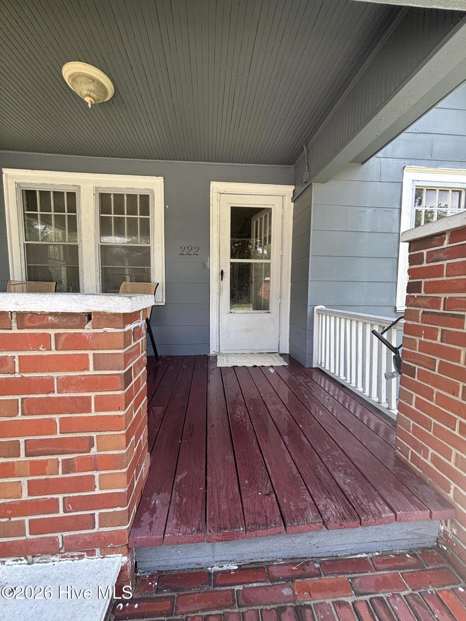 222 Evans Street Property Photo 4