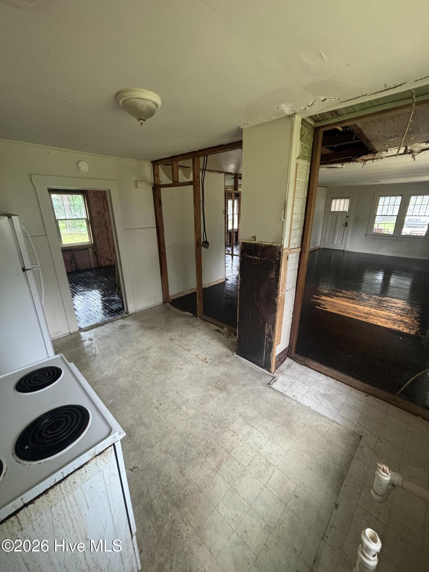 222 Evans Street Property Photo 11