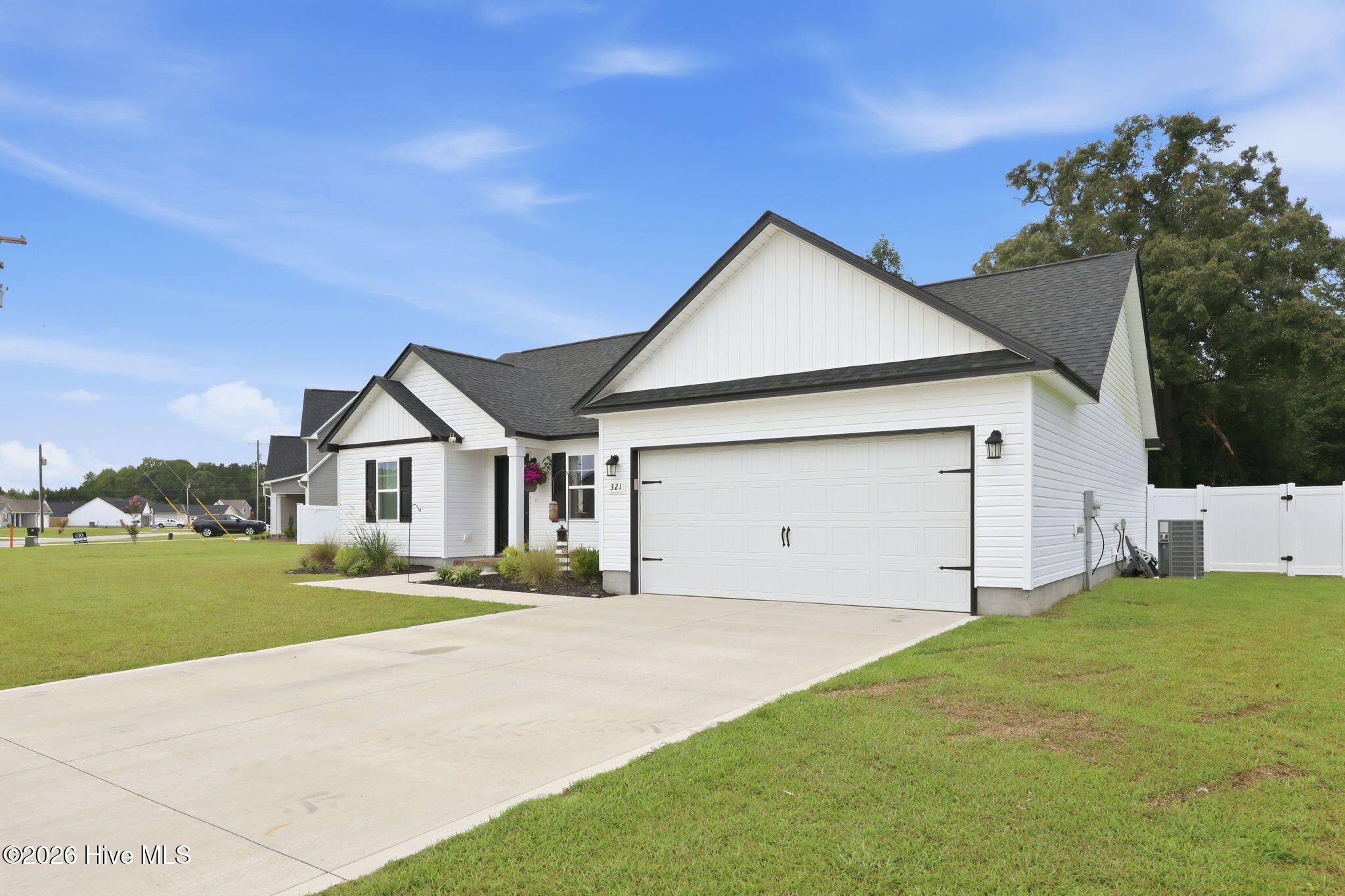 321 Cotton Hill Place Property Photo 2