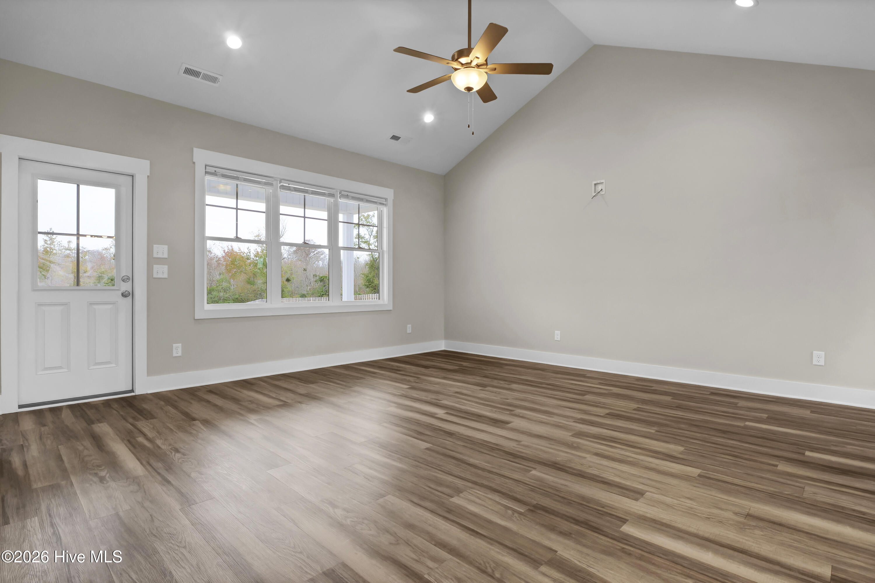 158 Becton Way Property Photo 5