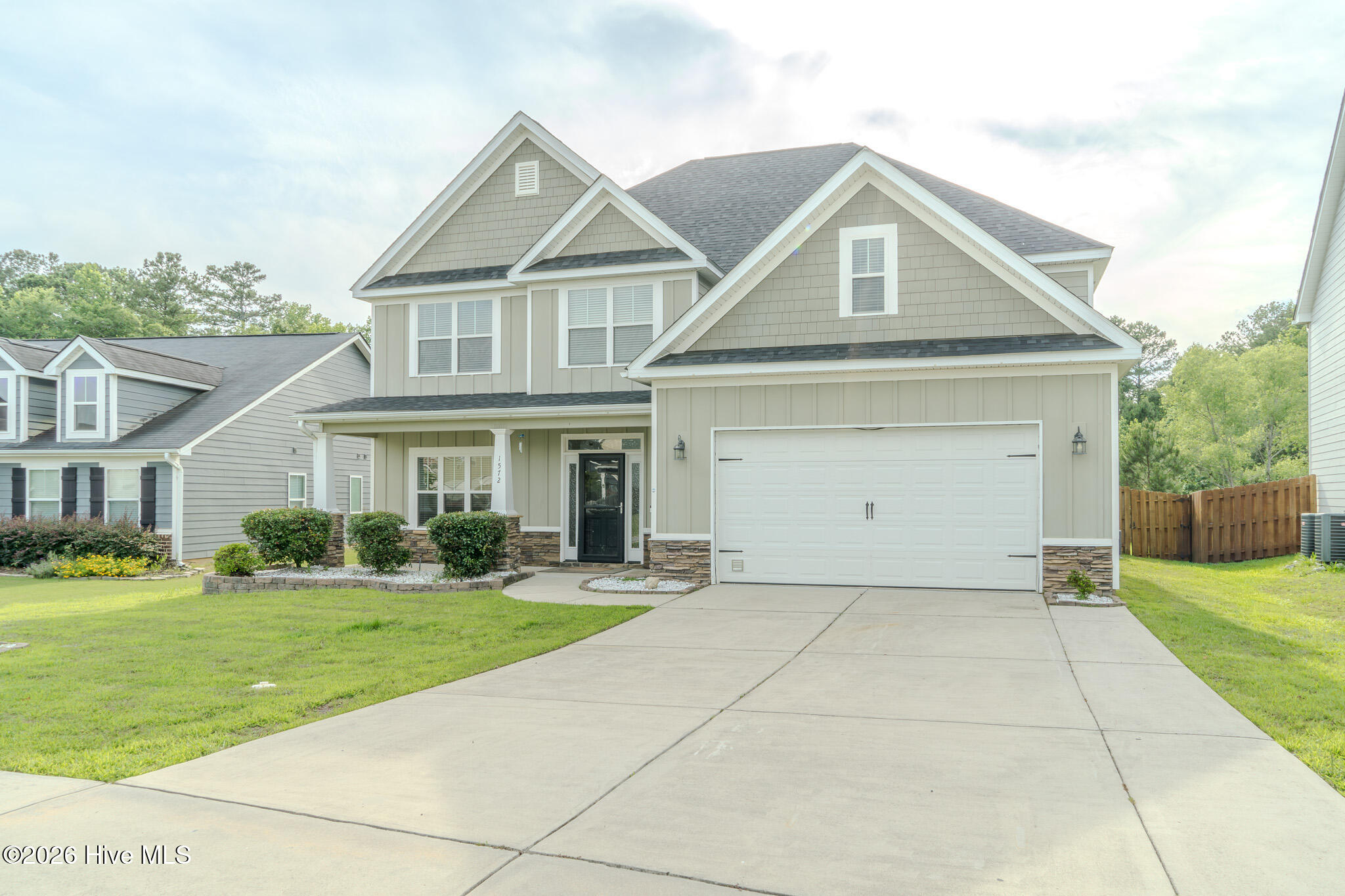 1572 Driftwood Lane Property Photo 2