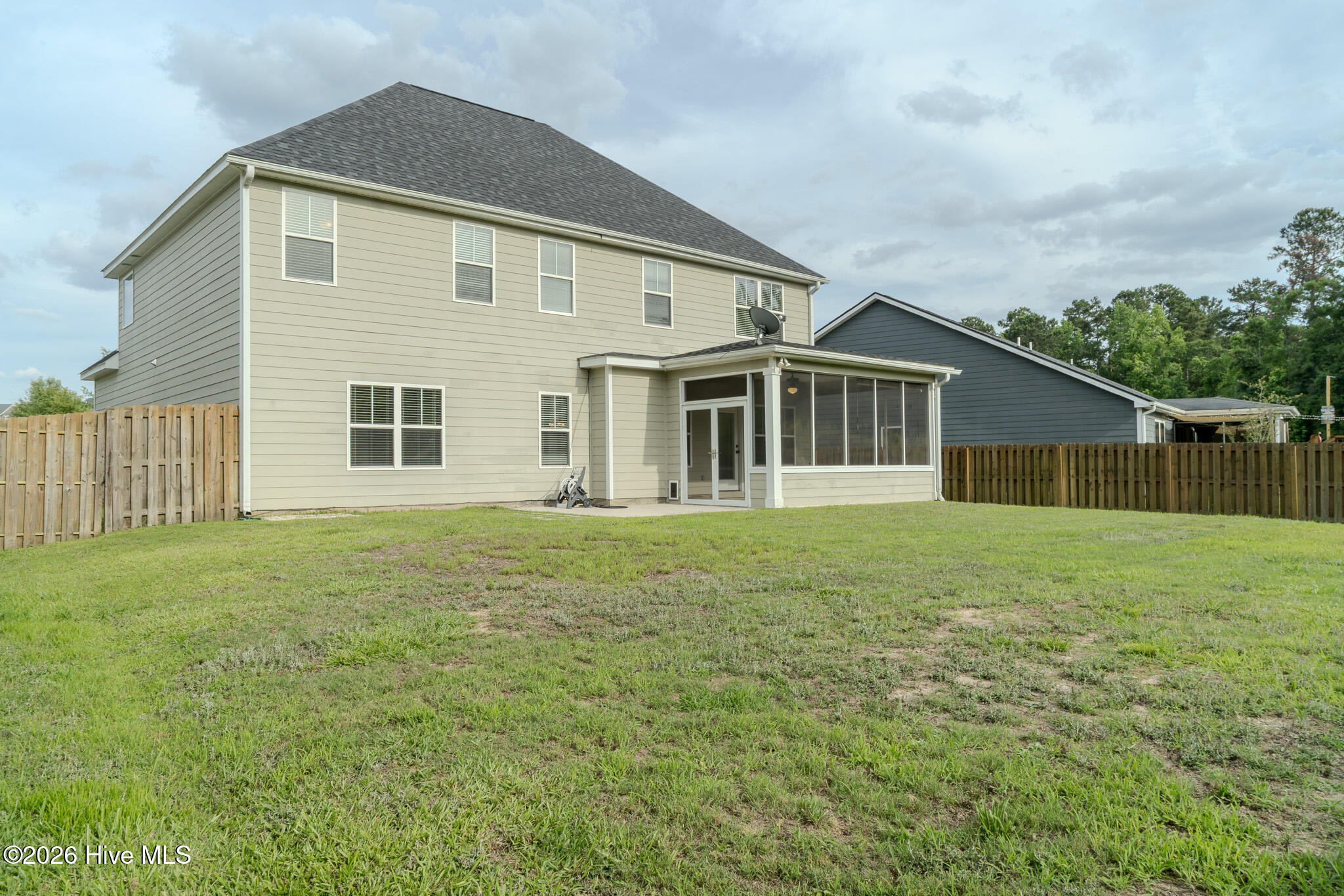 1572 Driftwood Lane Property Photo 3