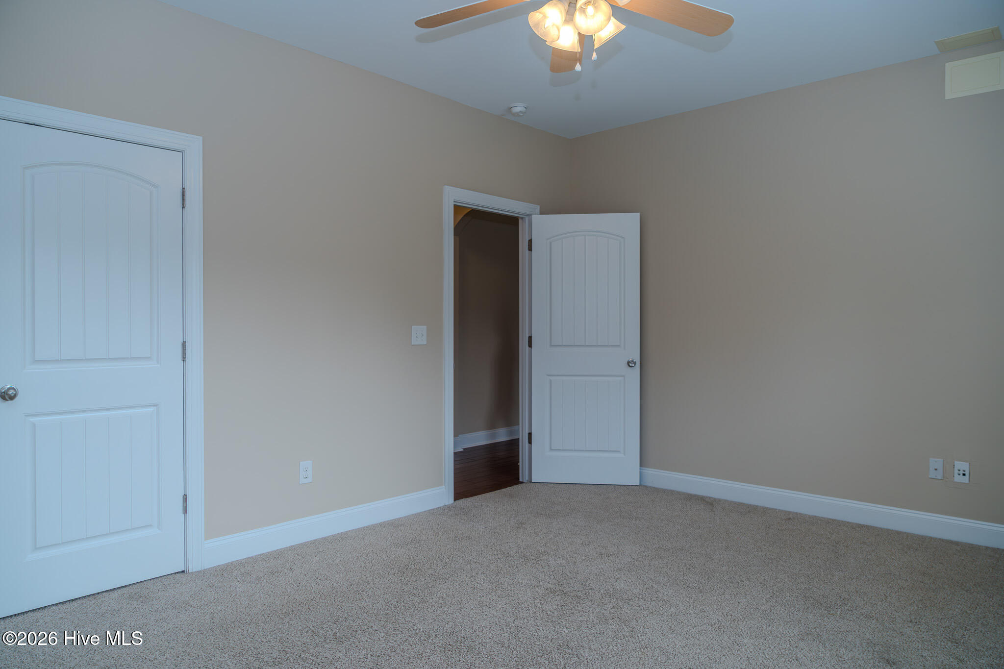 1572 Driftwood Lane Property Photo 24