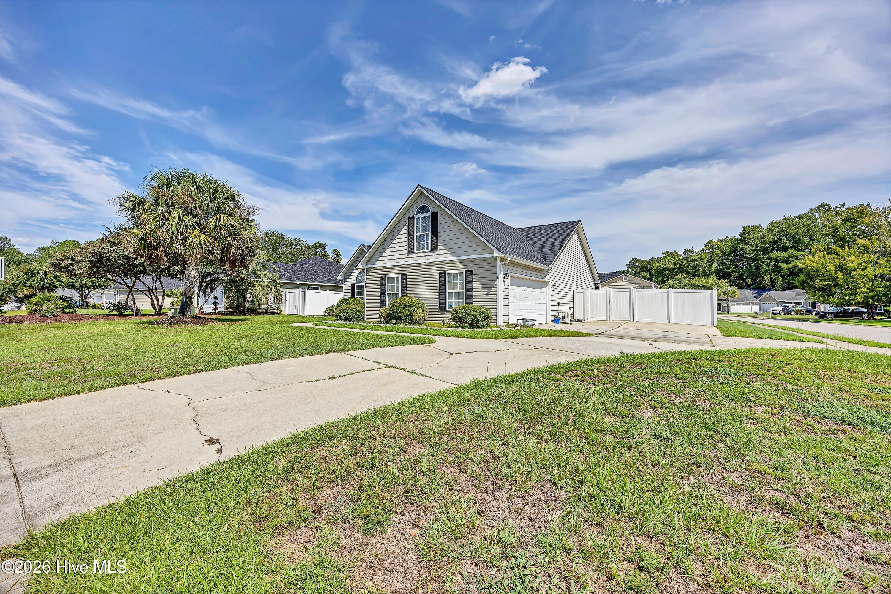 512 Hyacinth Drive Property Photo 3