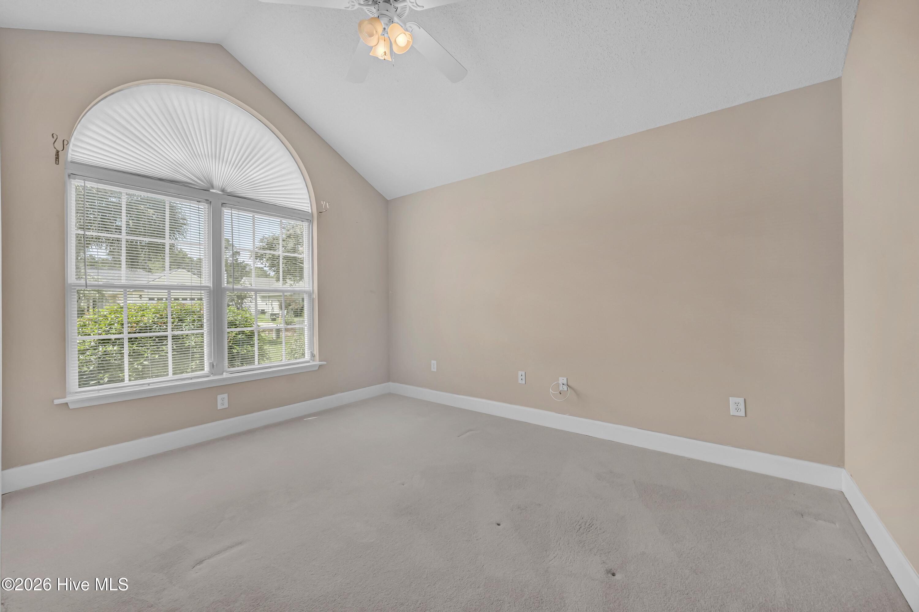 512 Hyacinth Drive Property Photo 4