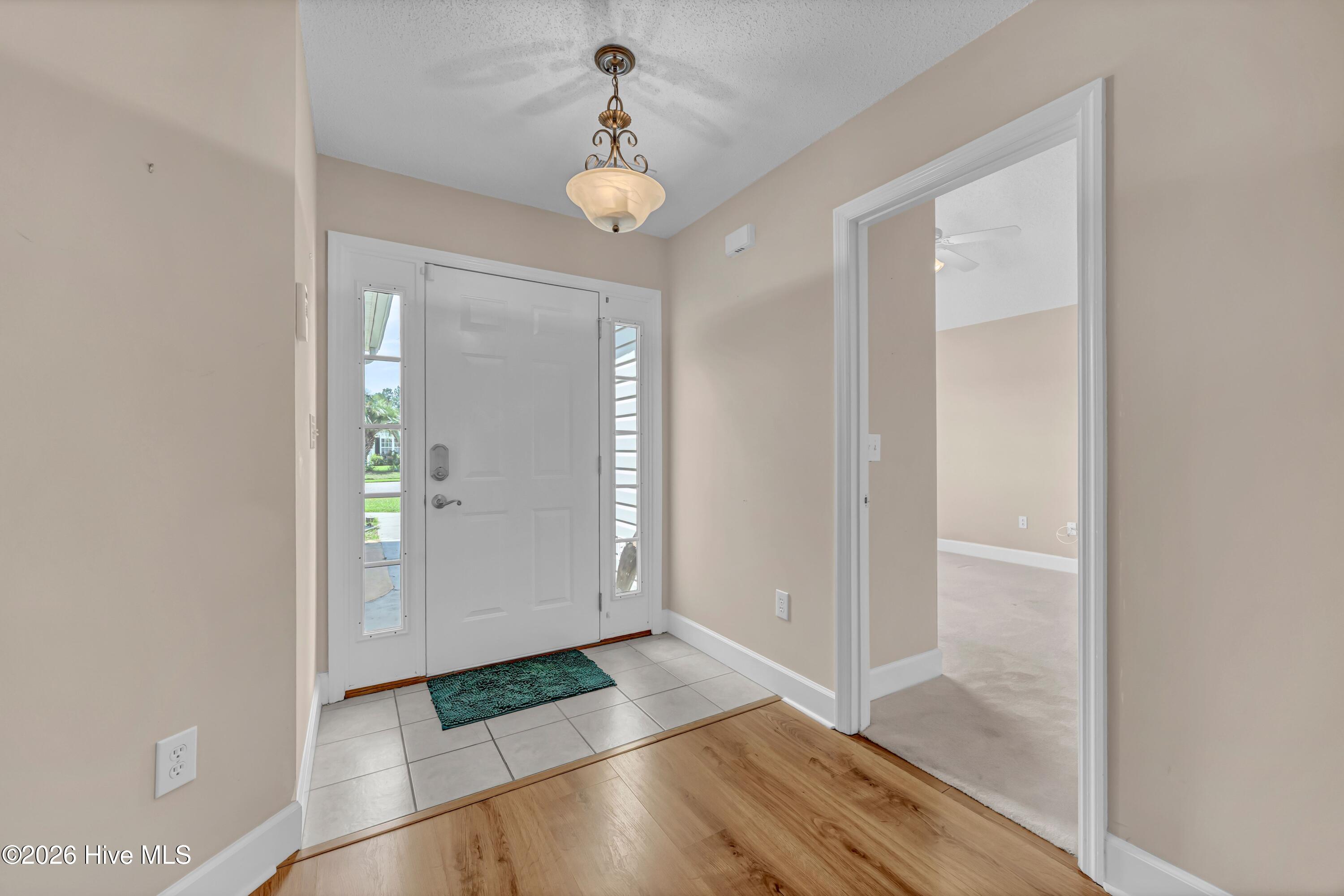 512 Hyacinth Drive Property Photo 6