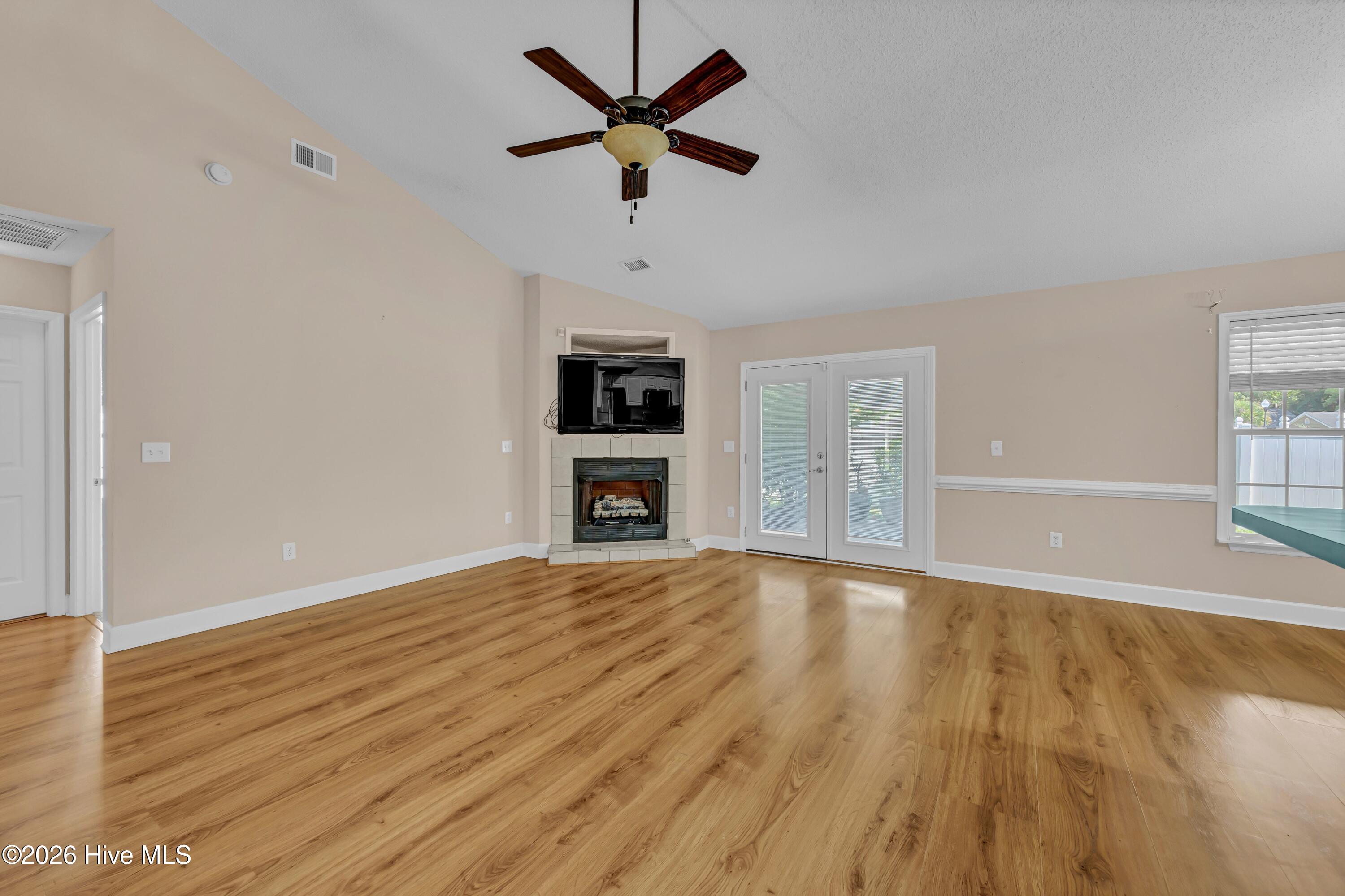 512 Hyacinth Drive Property Photo 8