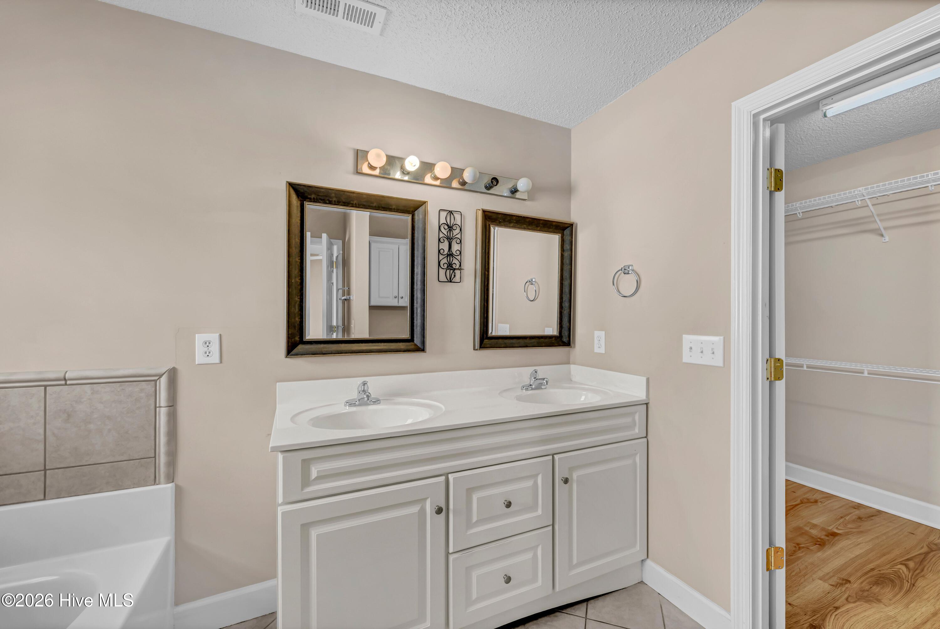 512 Hyacinth Drive Property Photo 17