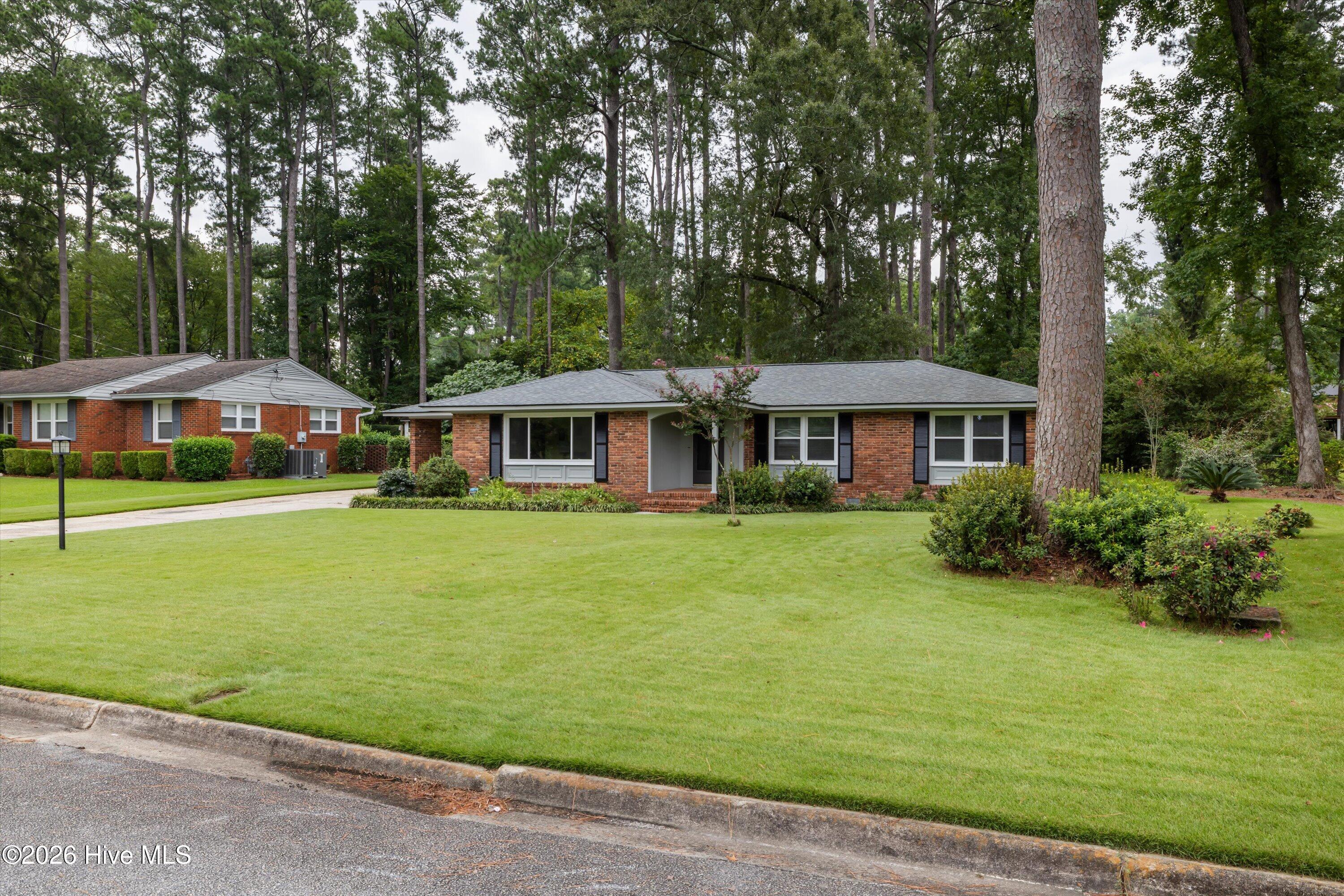 2922 Stratford Drive Property Photo 4