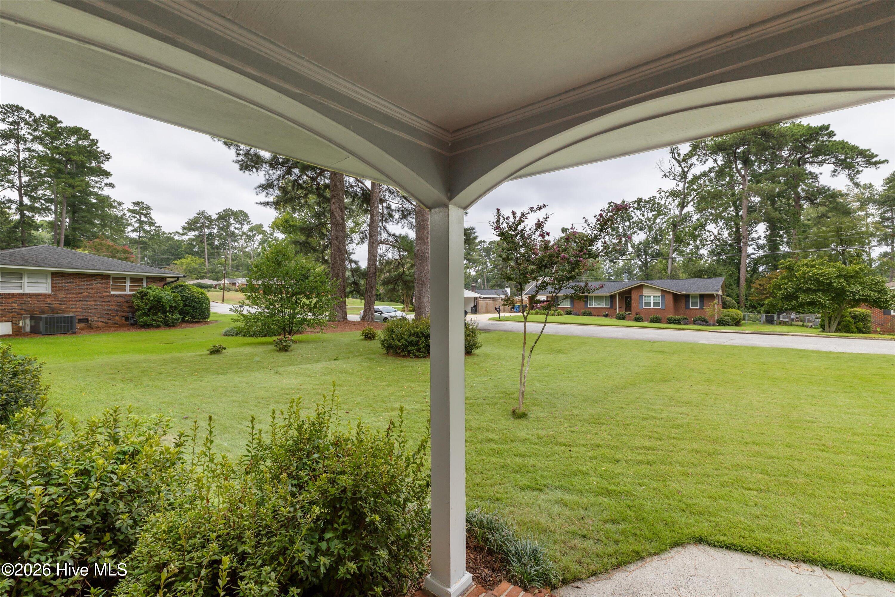 2922 Stratford Drive Property Photo 7