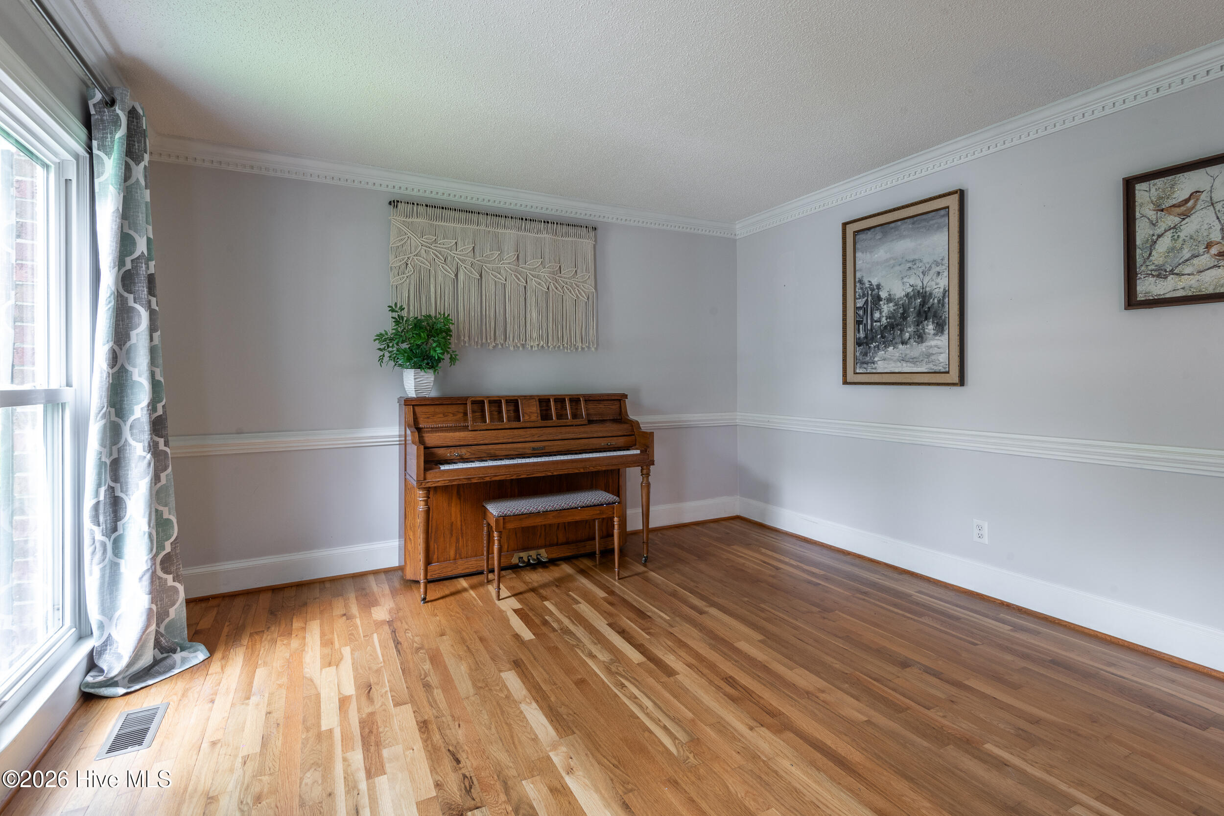 1602 Woodwind Drive Property Photo 7