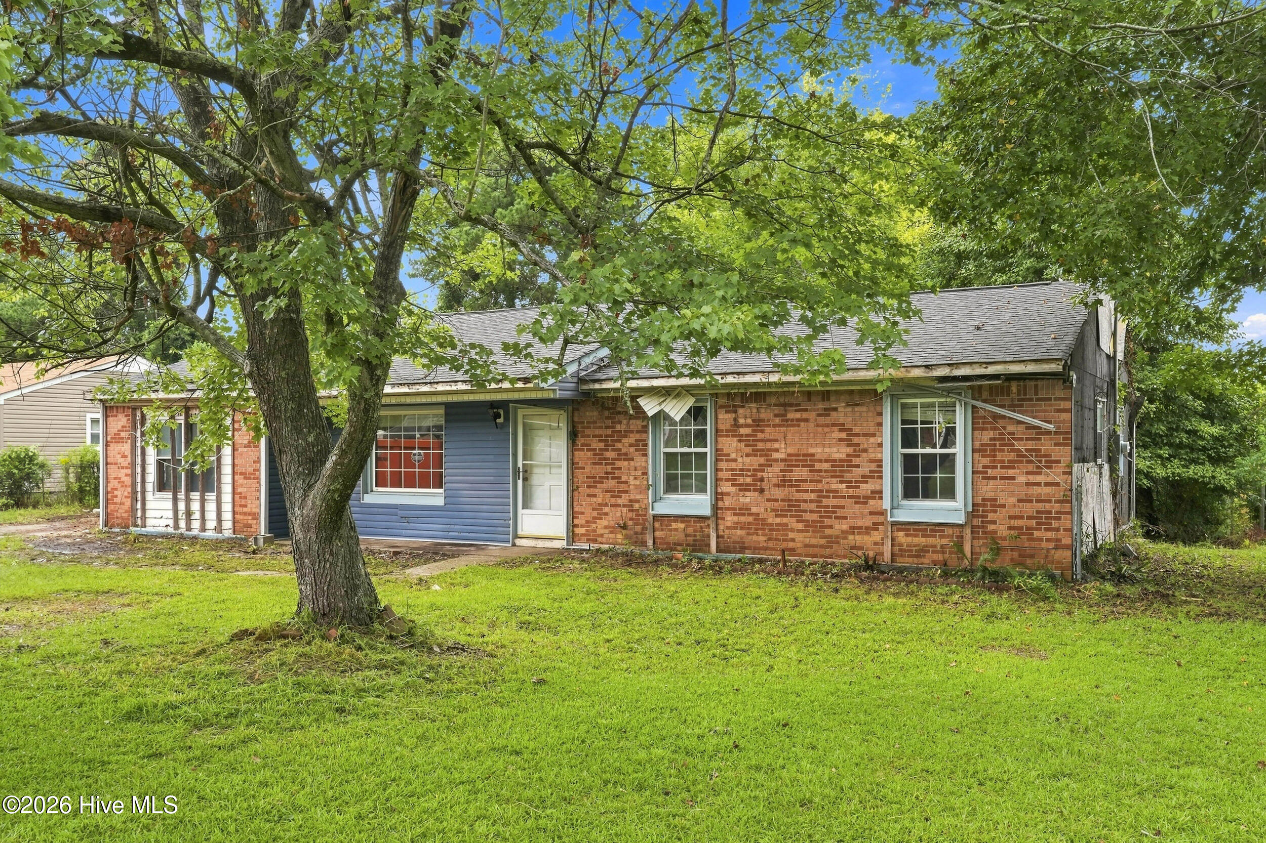 102 Royal Drive
