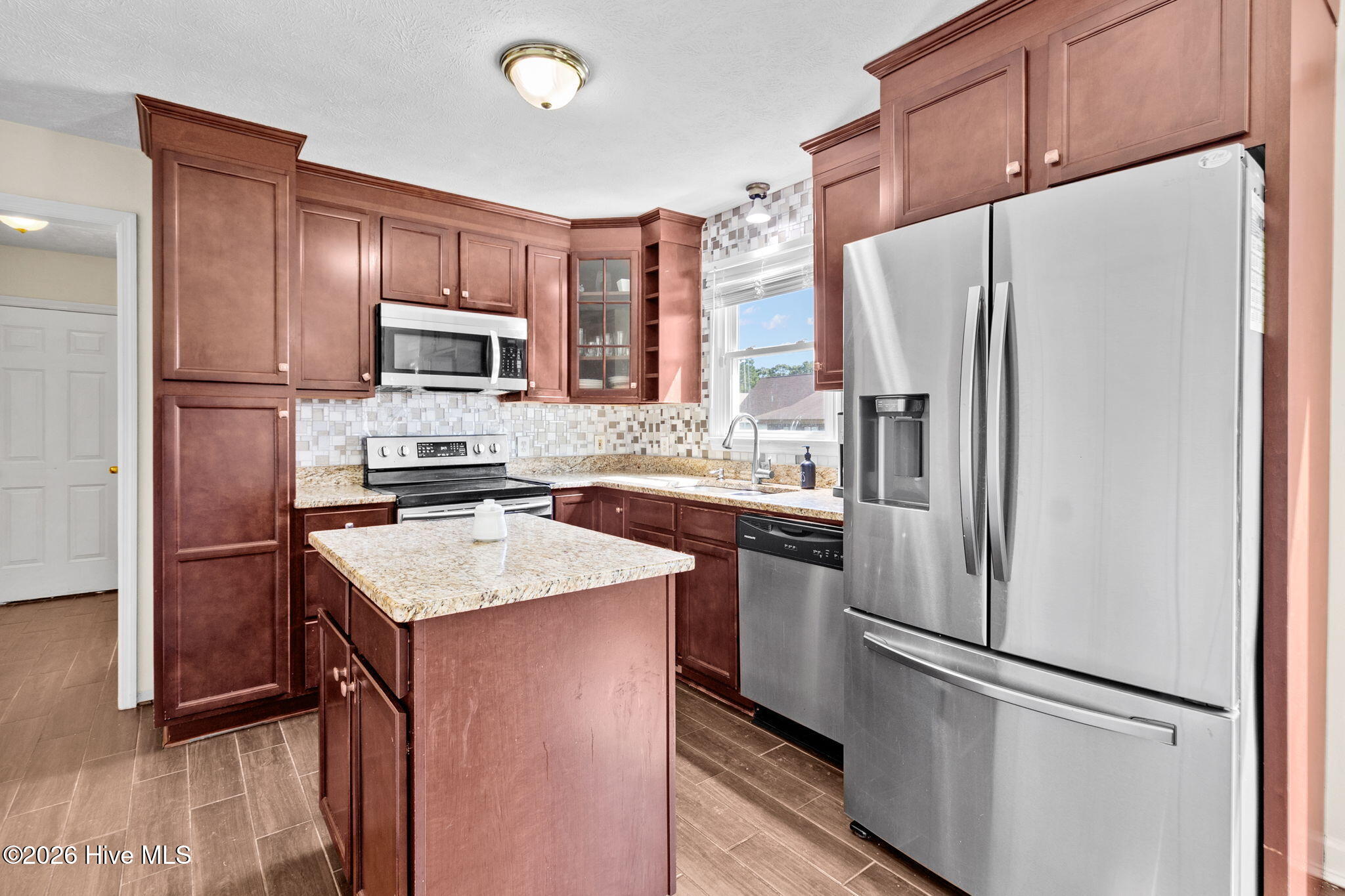1795 Hampton Oaks Drive Property Photo 10