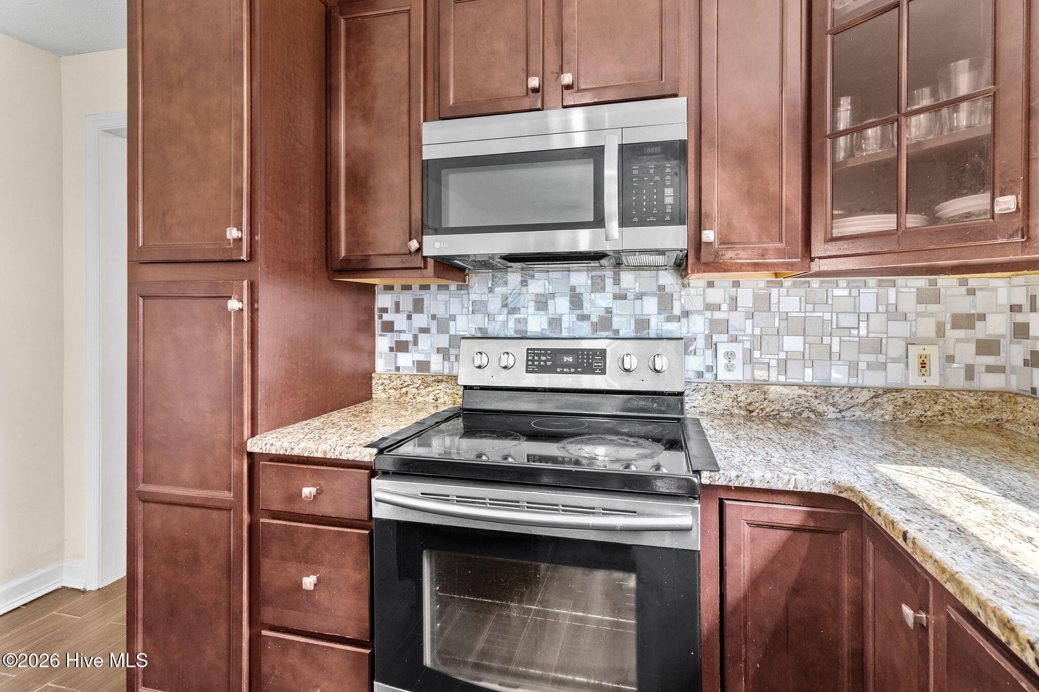 1795 Hampton Oaks Drive Property Photo 11