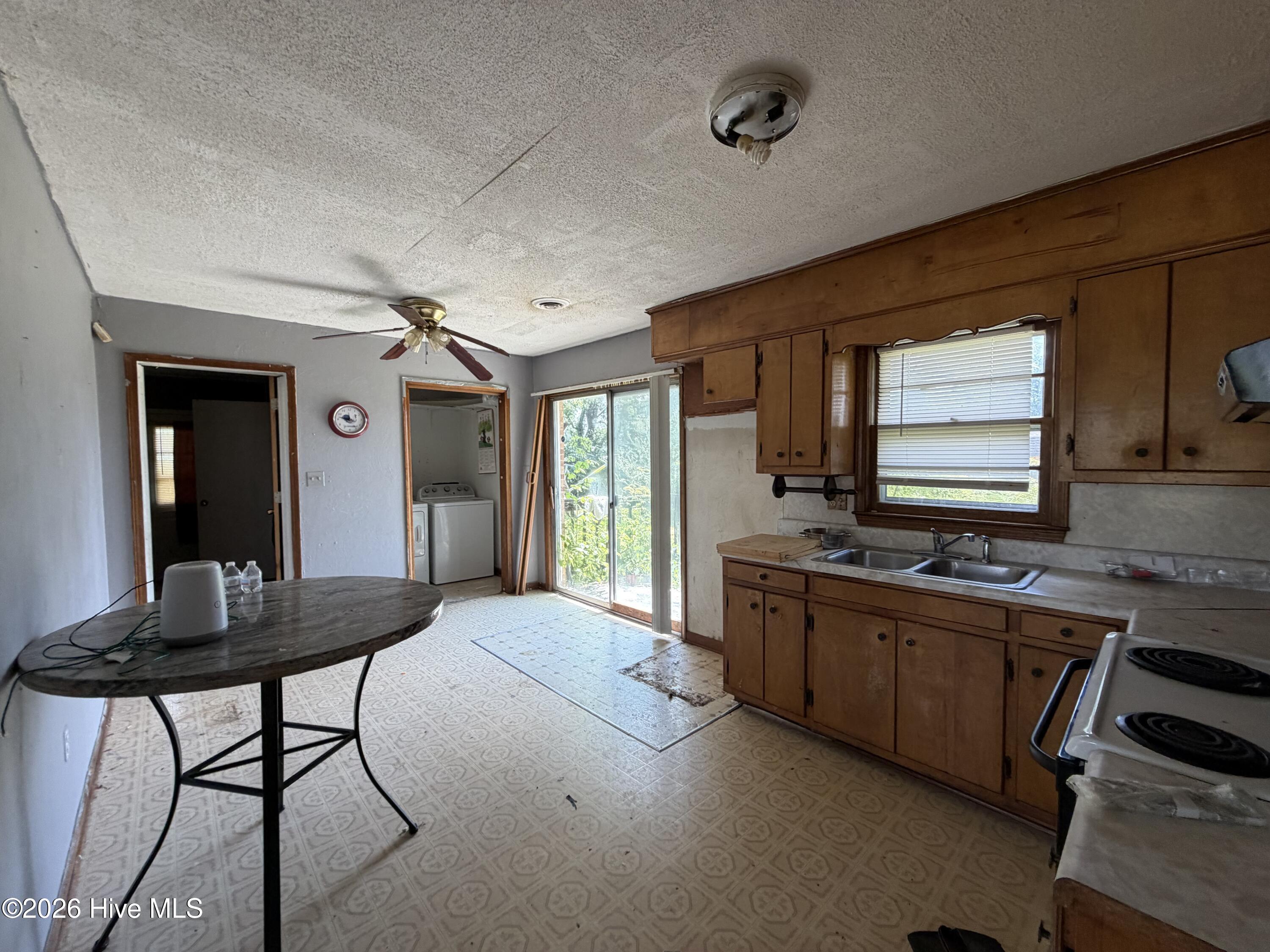 412 Drew Avenue Property Photo 9