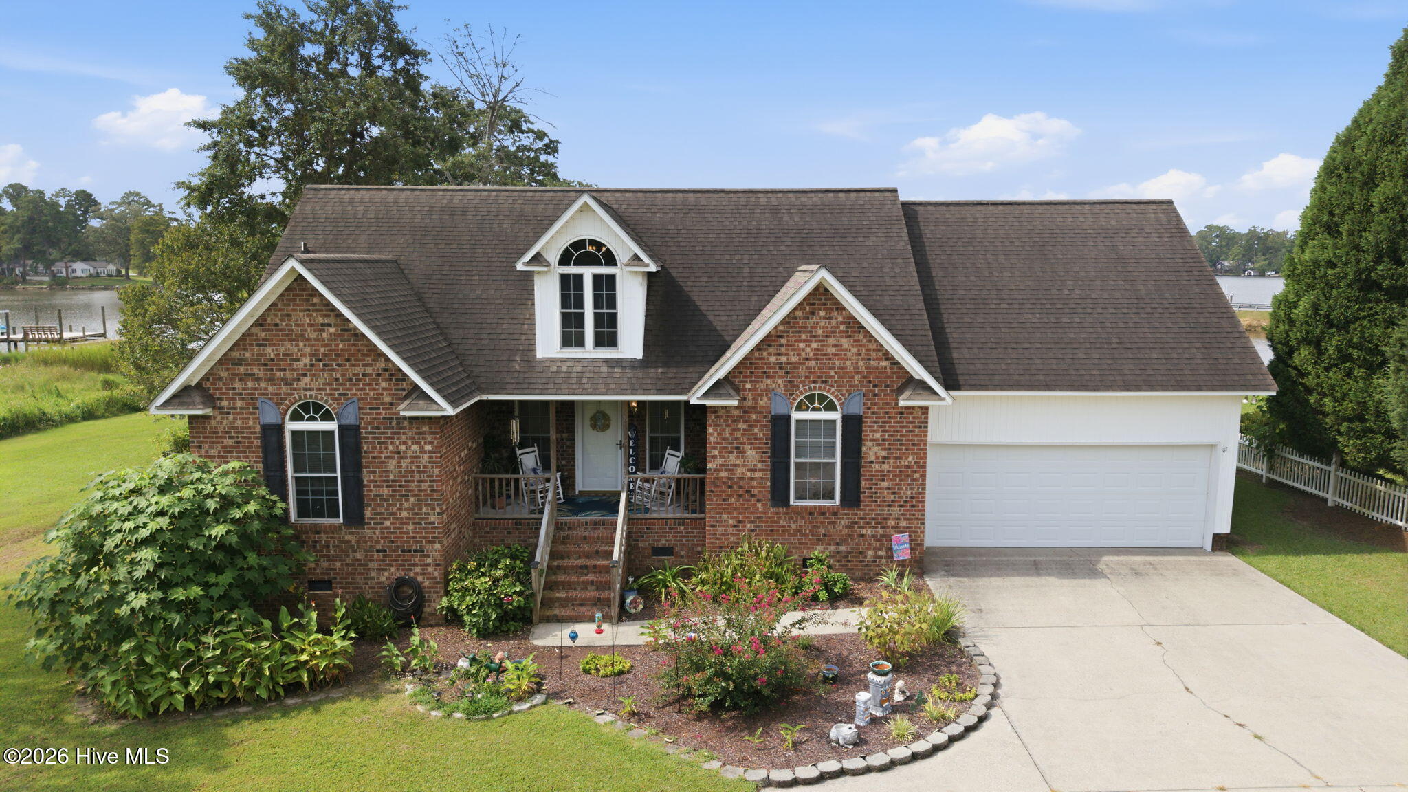 218 Heron Lane Property Photo 2