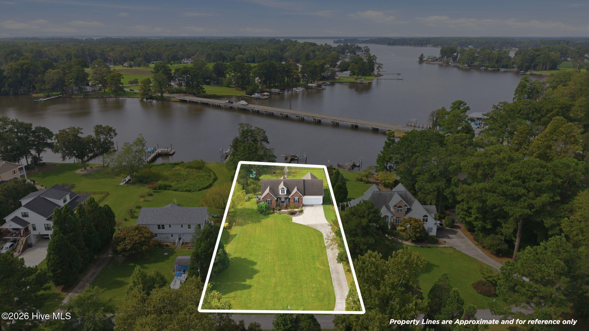 218 Heron Lane Property Photo 3
