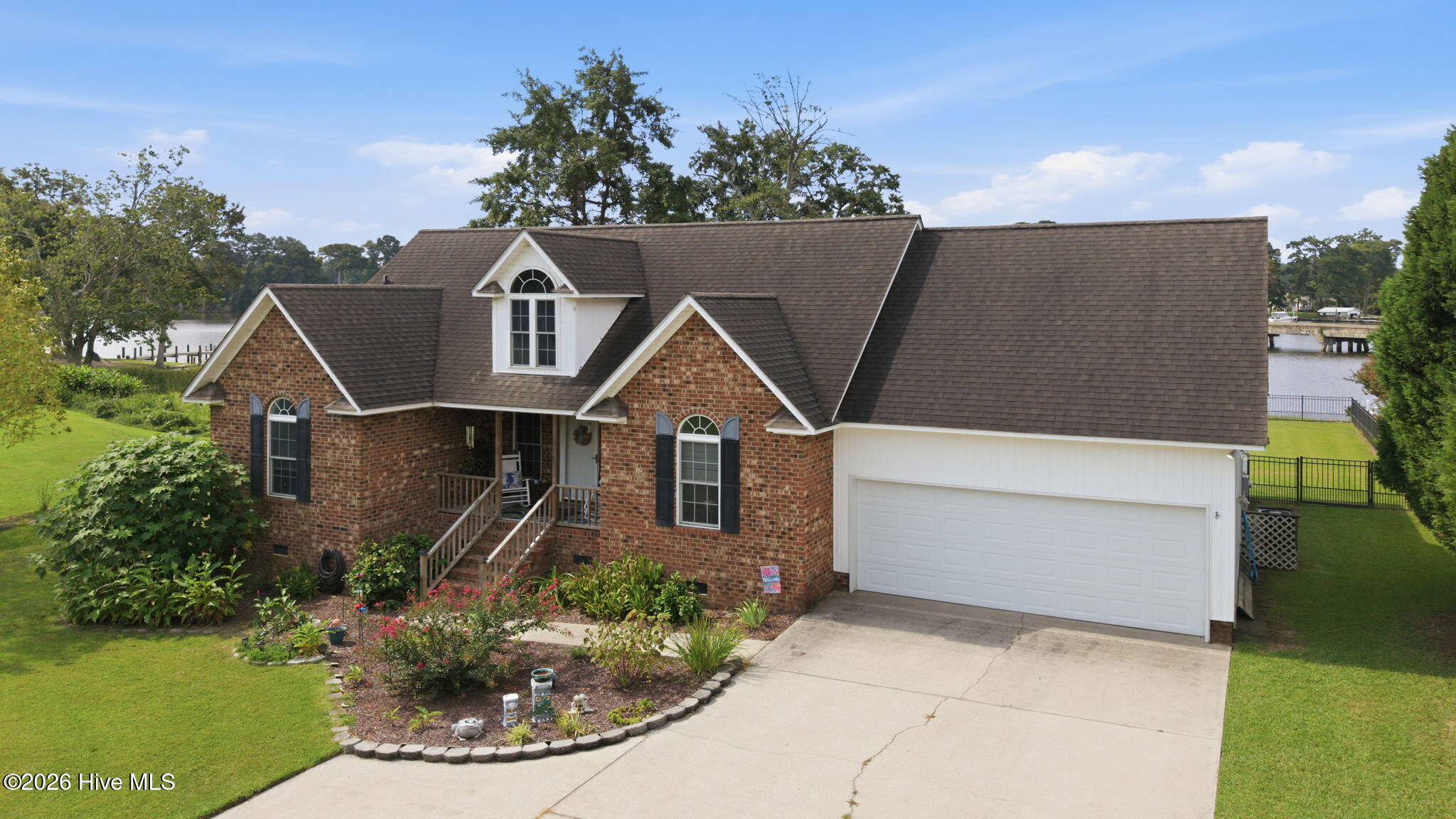 218 Heron Lane Property Photo 6