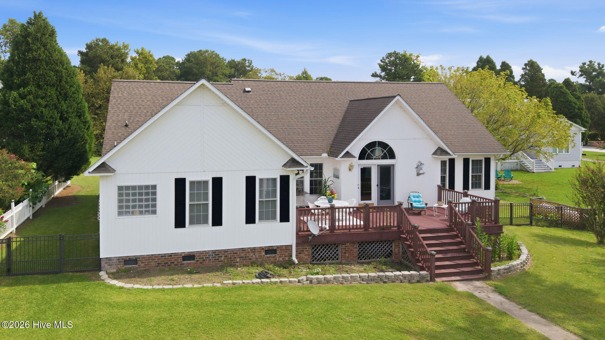 218 Heron Lane Property Photo 15