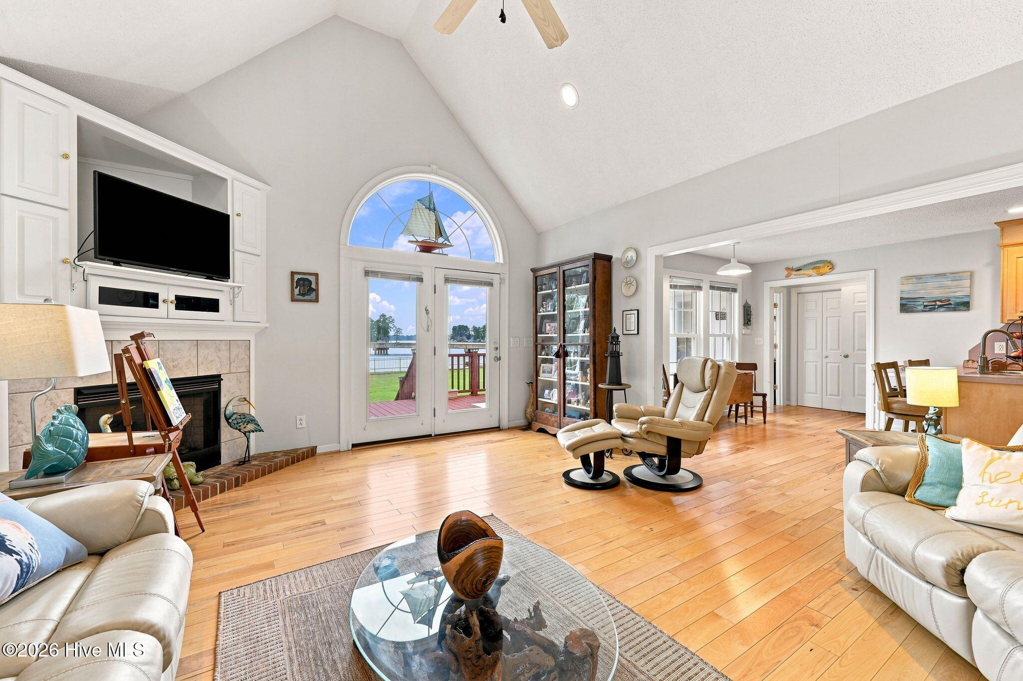 218 Heron Lane Property Photo 33