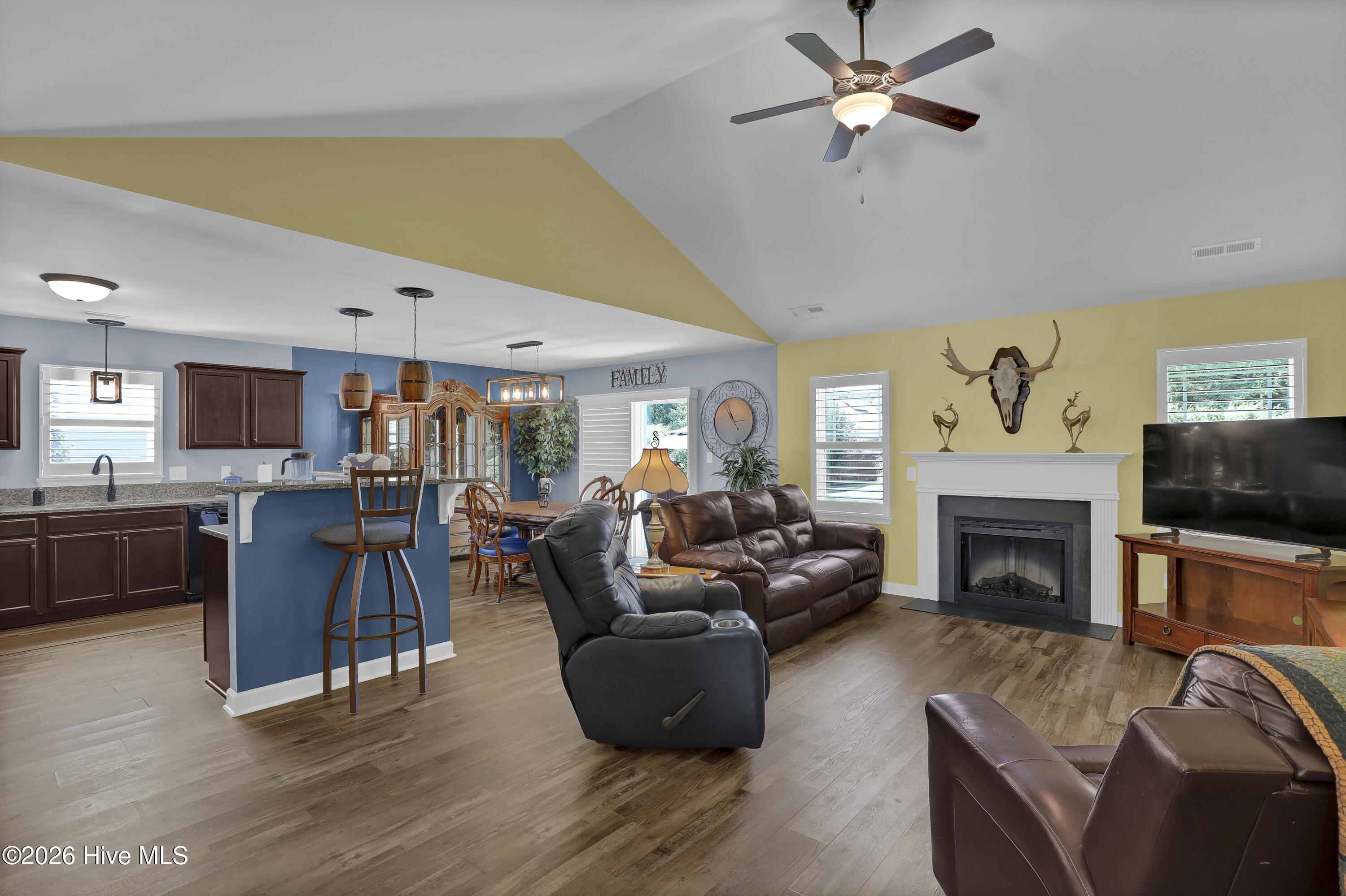 116 Bellchase Drive Property Photo 8