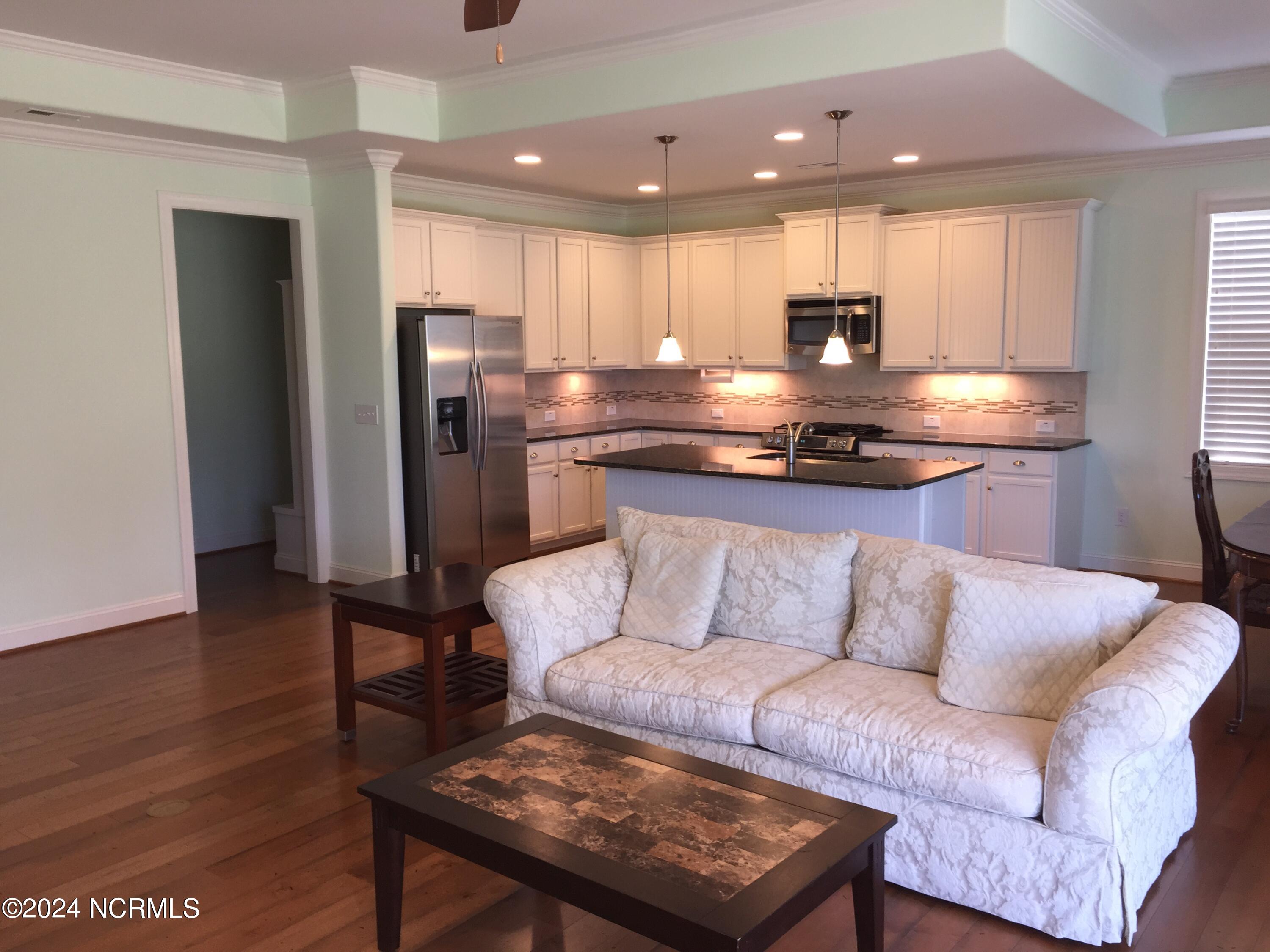 2570 Empie Drive Property Photo 5