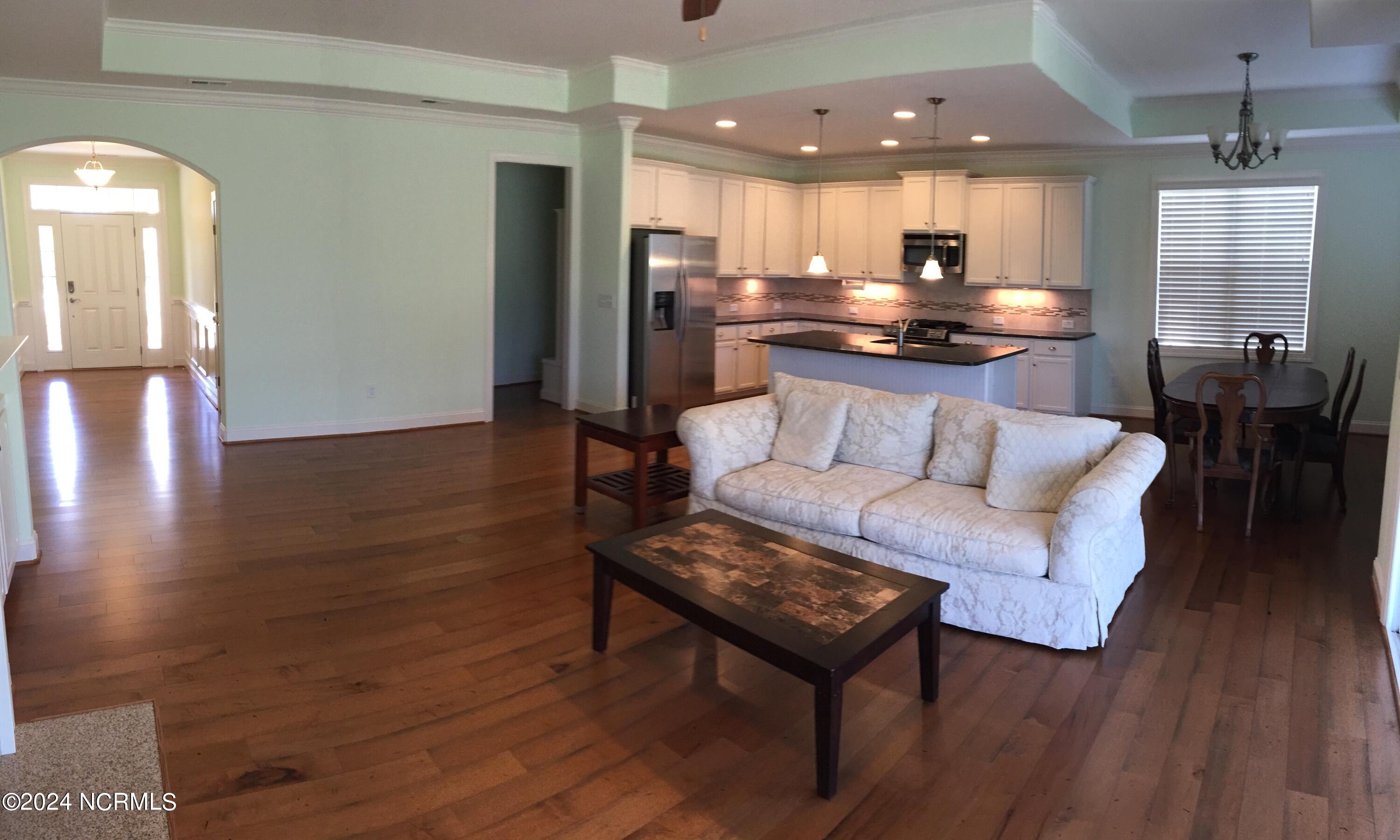 2570 Empie Drive Property Photo 6