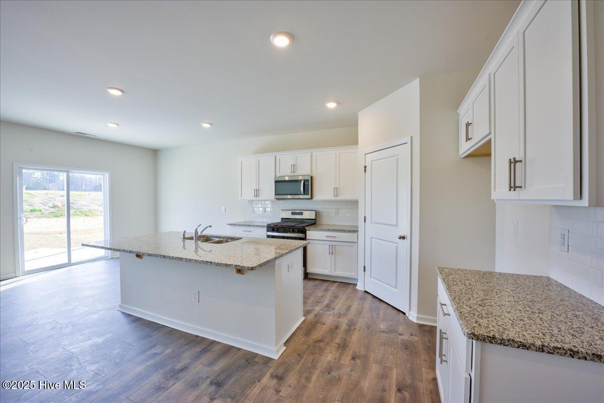 2604 Westwood Avenue W Property Photo 6