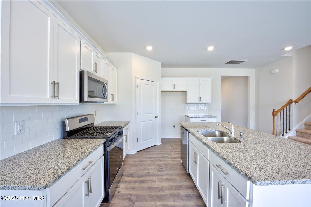 2604 Westwood Avenue W Property Photo 9