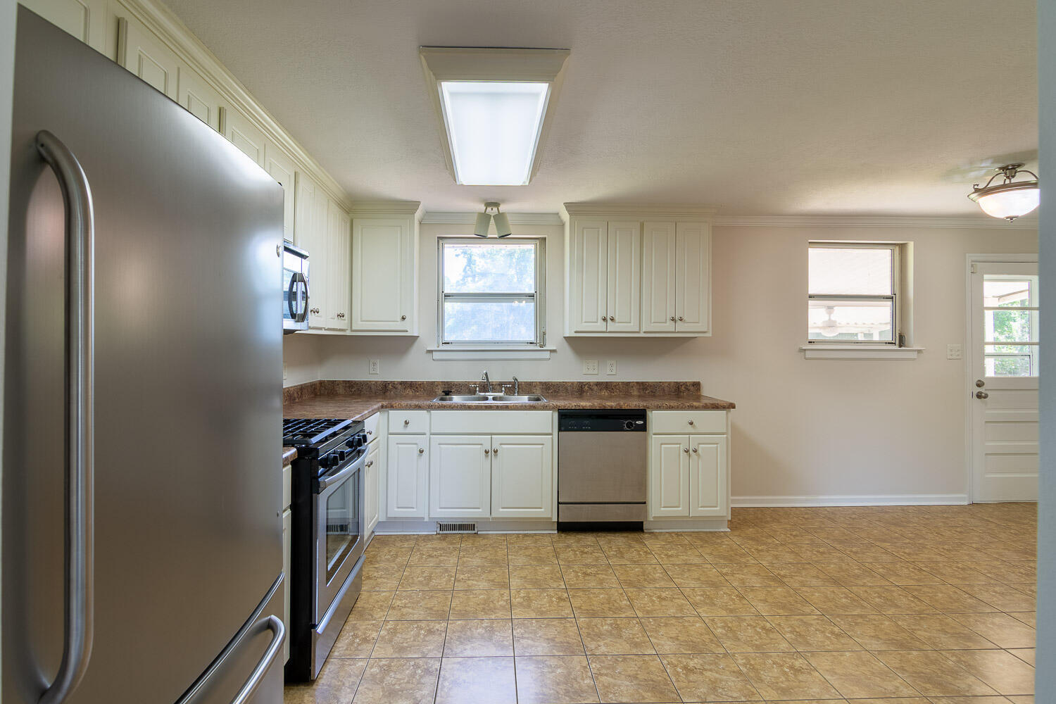 406 Williams Street Property Photo 8