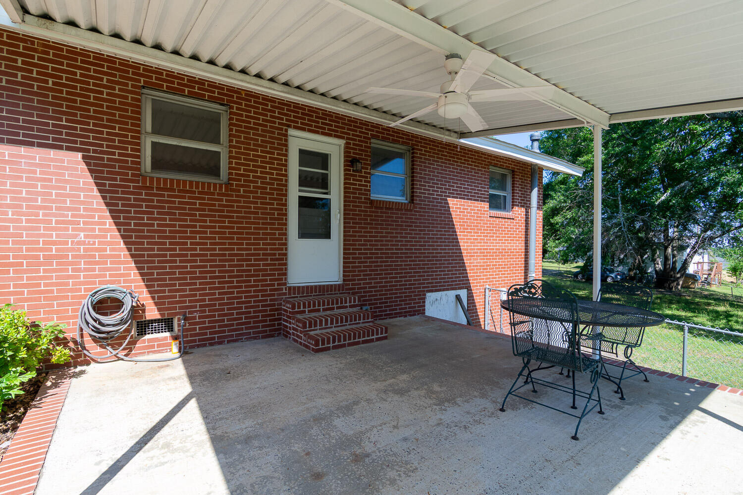 406 Williams Street Property Photo 22