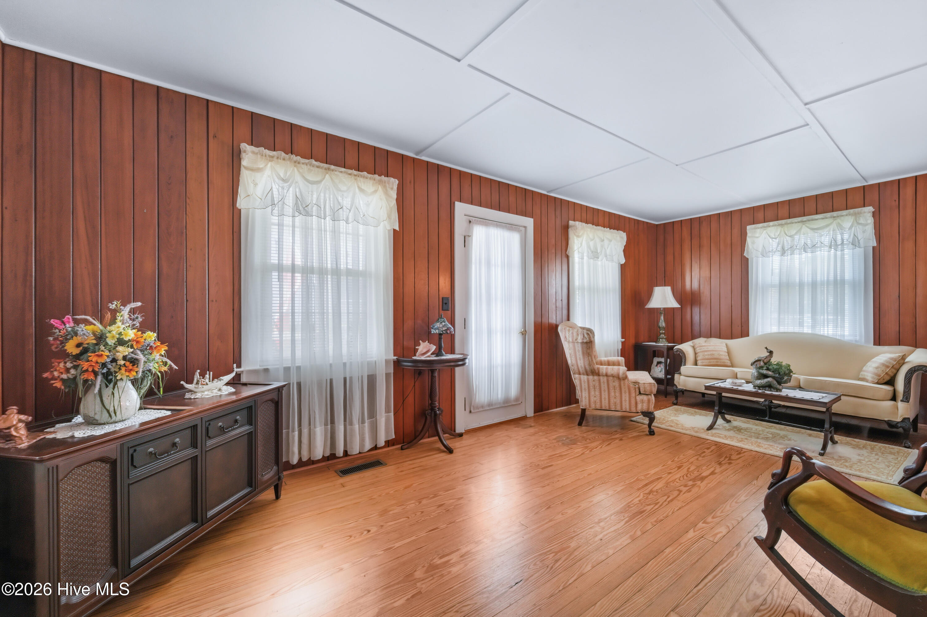 2029 Van Buren Street Property Photo 18