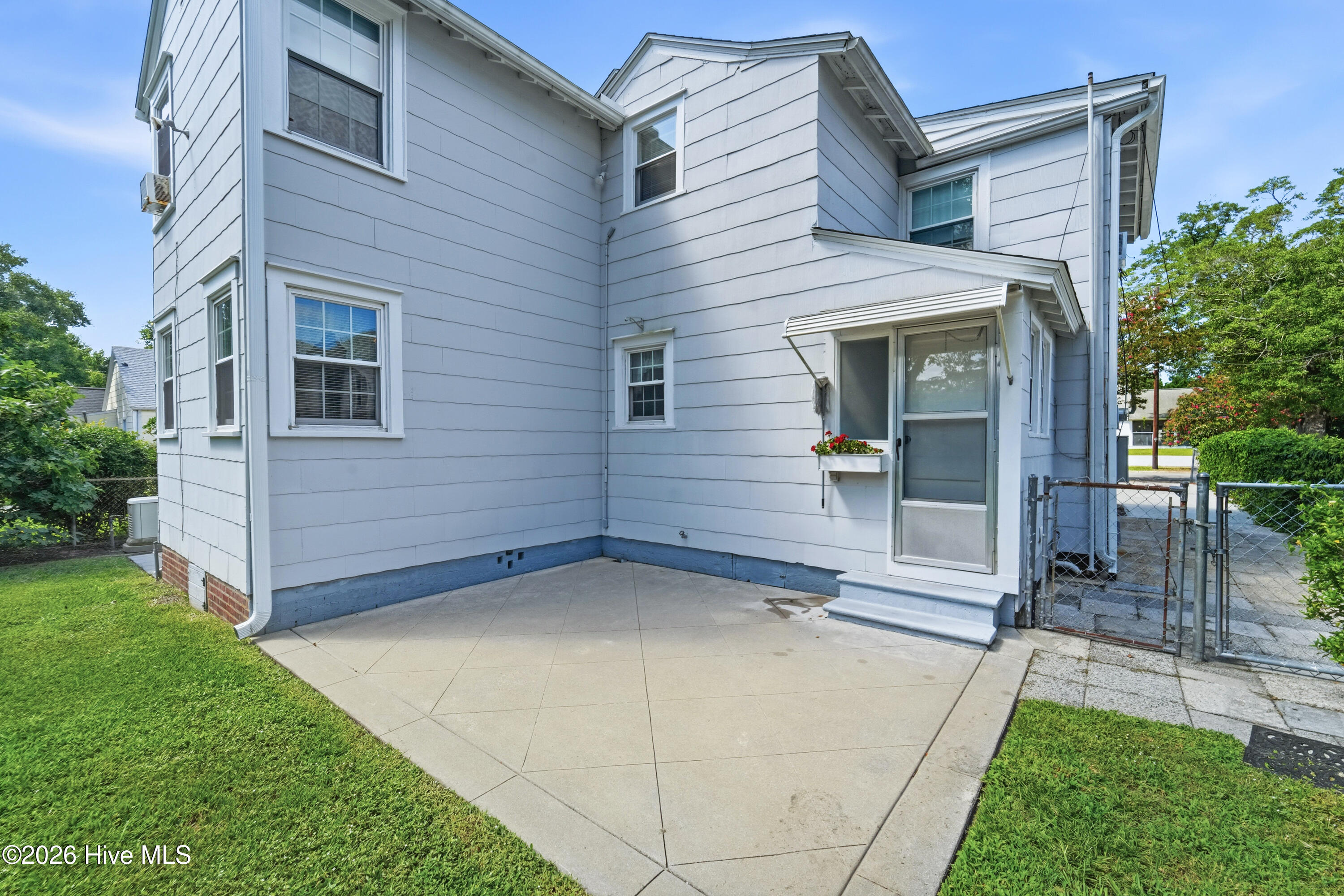 2029 Van Buren Street Property Photo 38