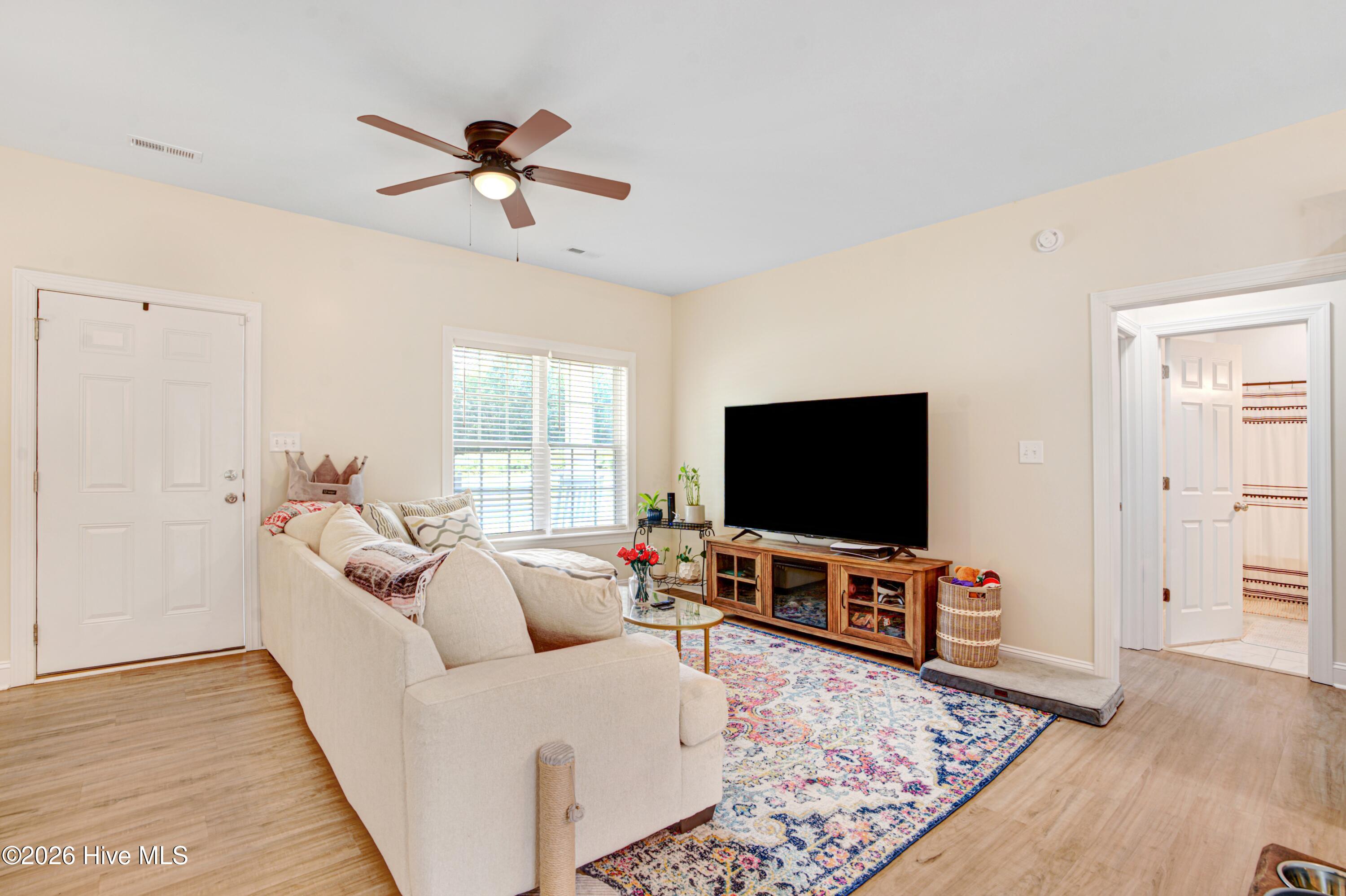440 Johnny Johnson Road Property Photo 6