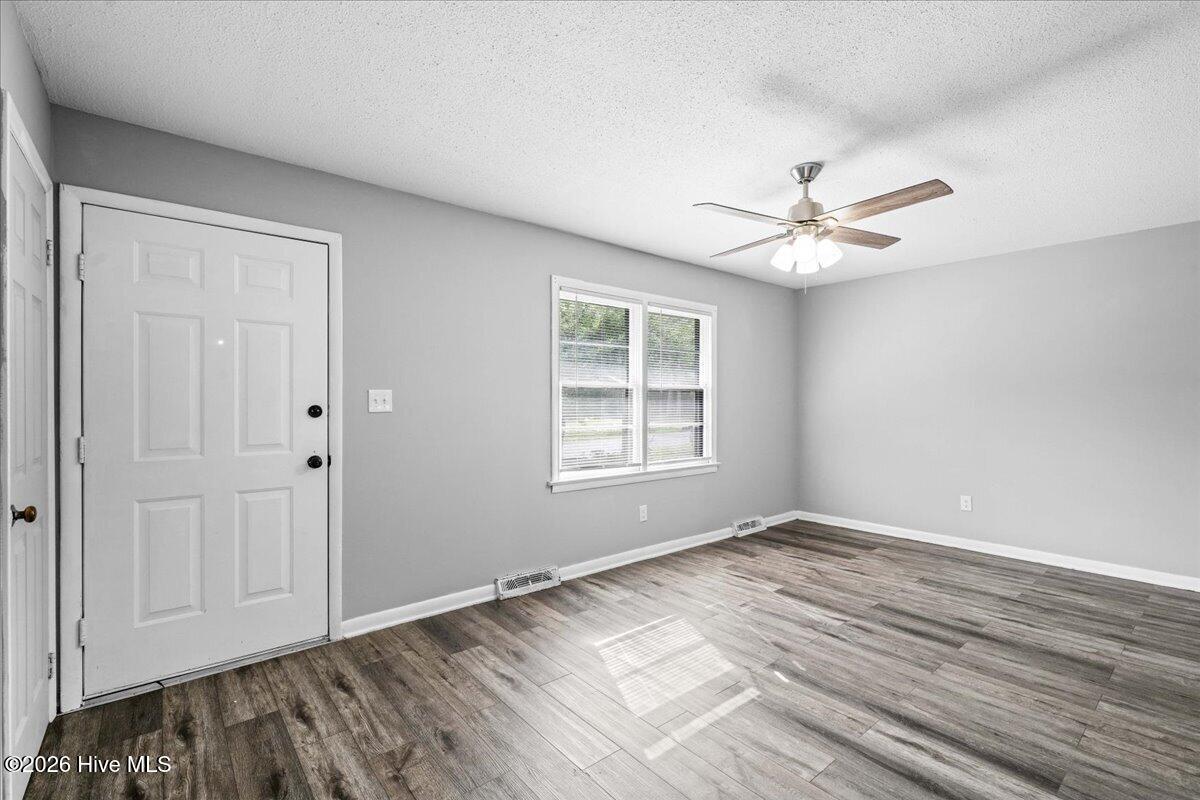 5722 Valley Dale Road Property Photo 8