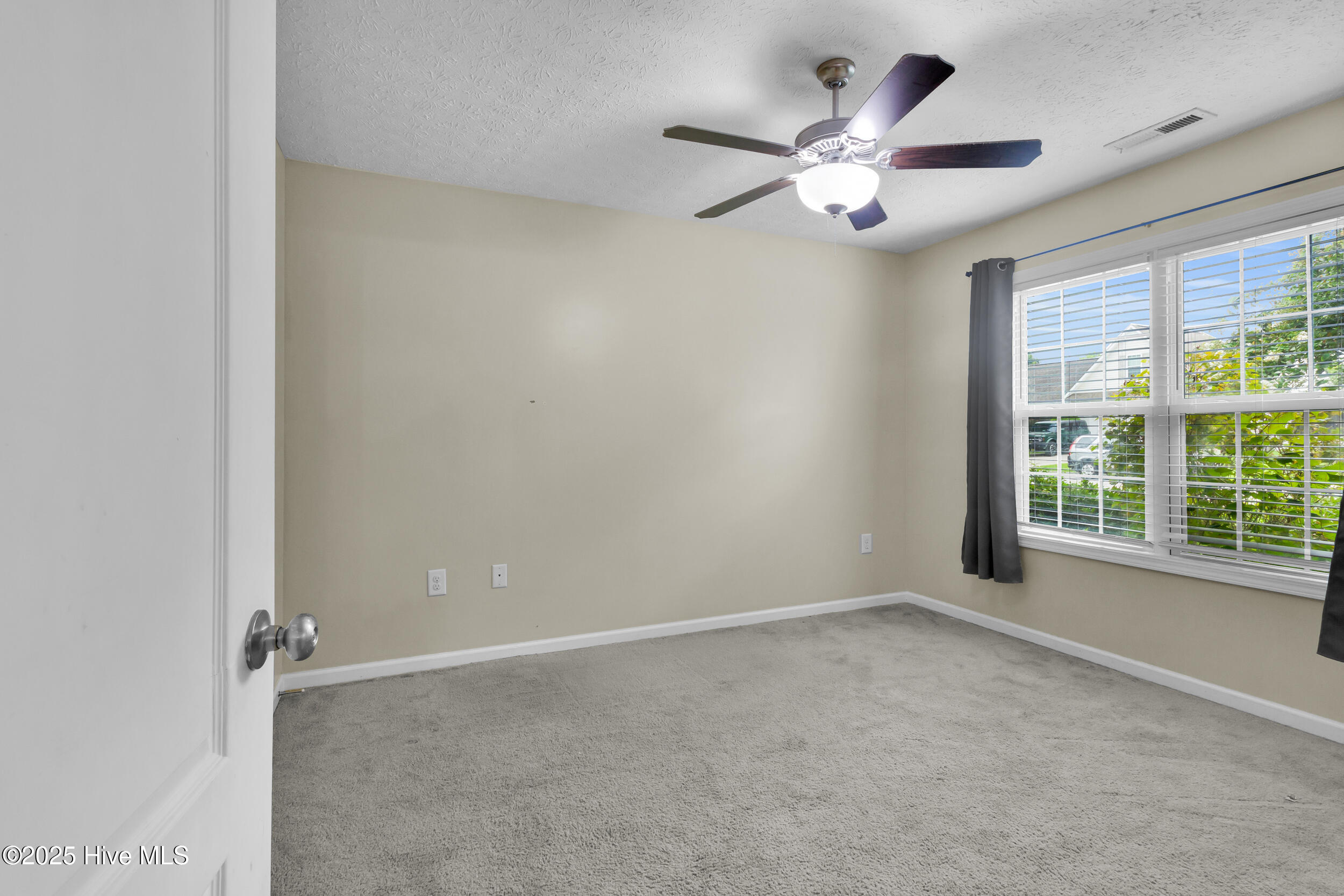 2804 Walter Drive Property Photo 2