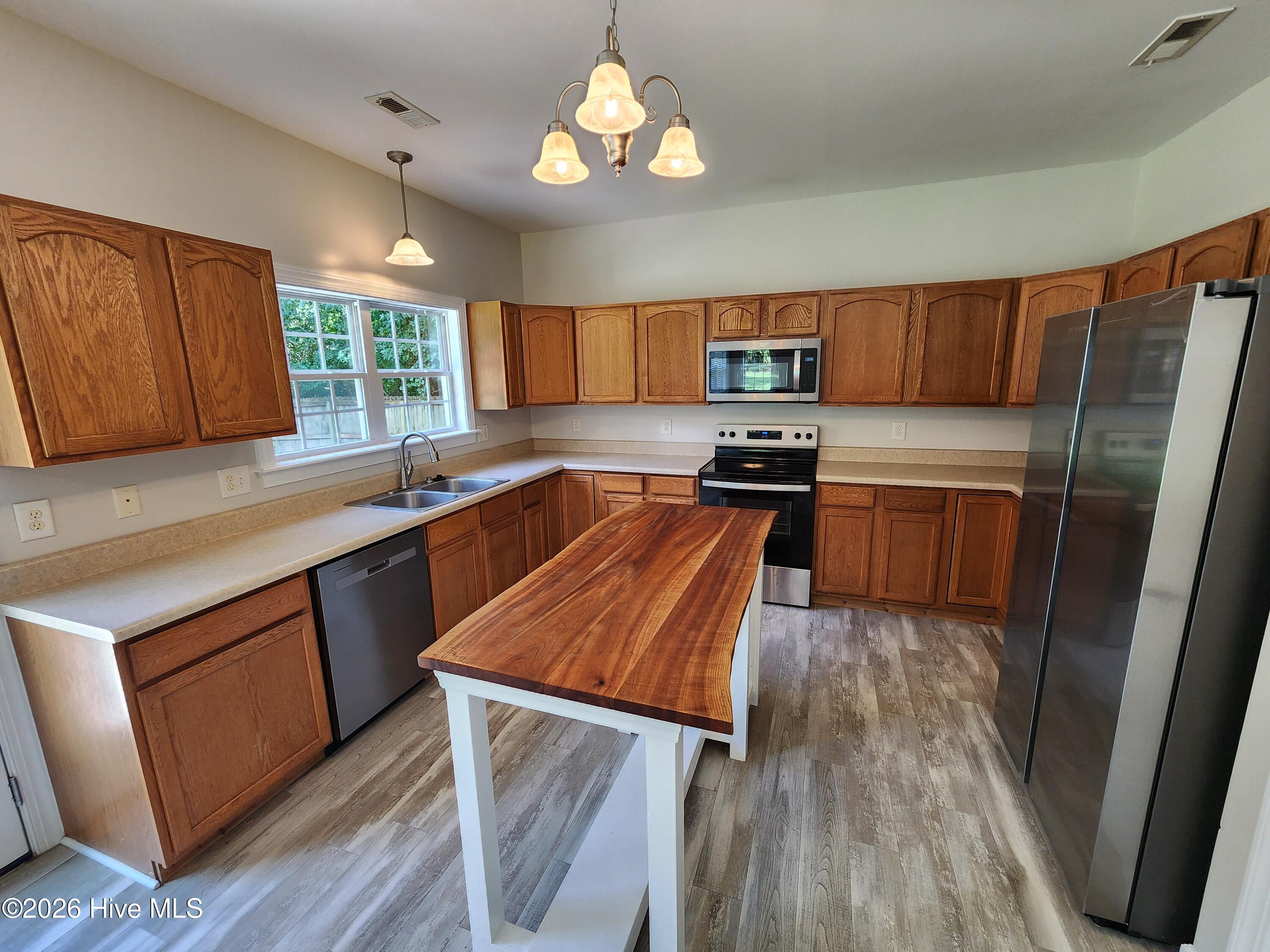 511 Sunset Strip Property Photo 9