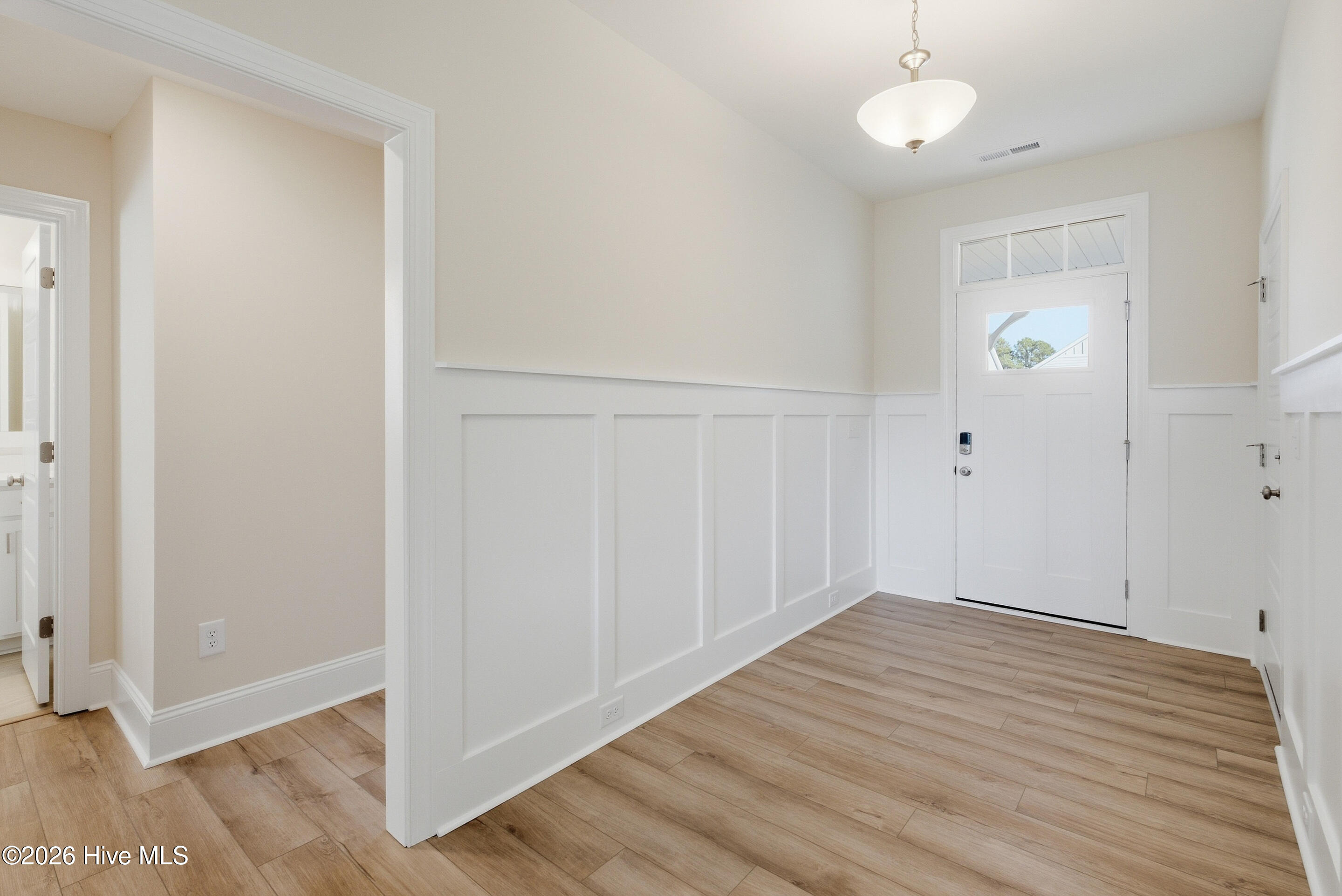 1216 Juno Drive Property Photo 4