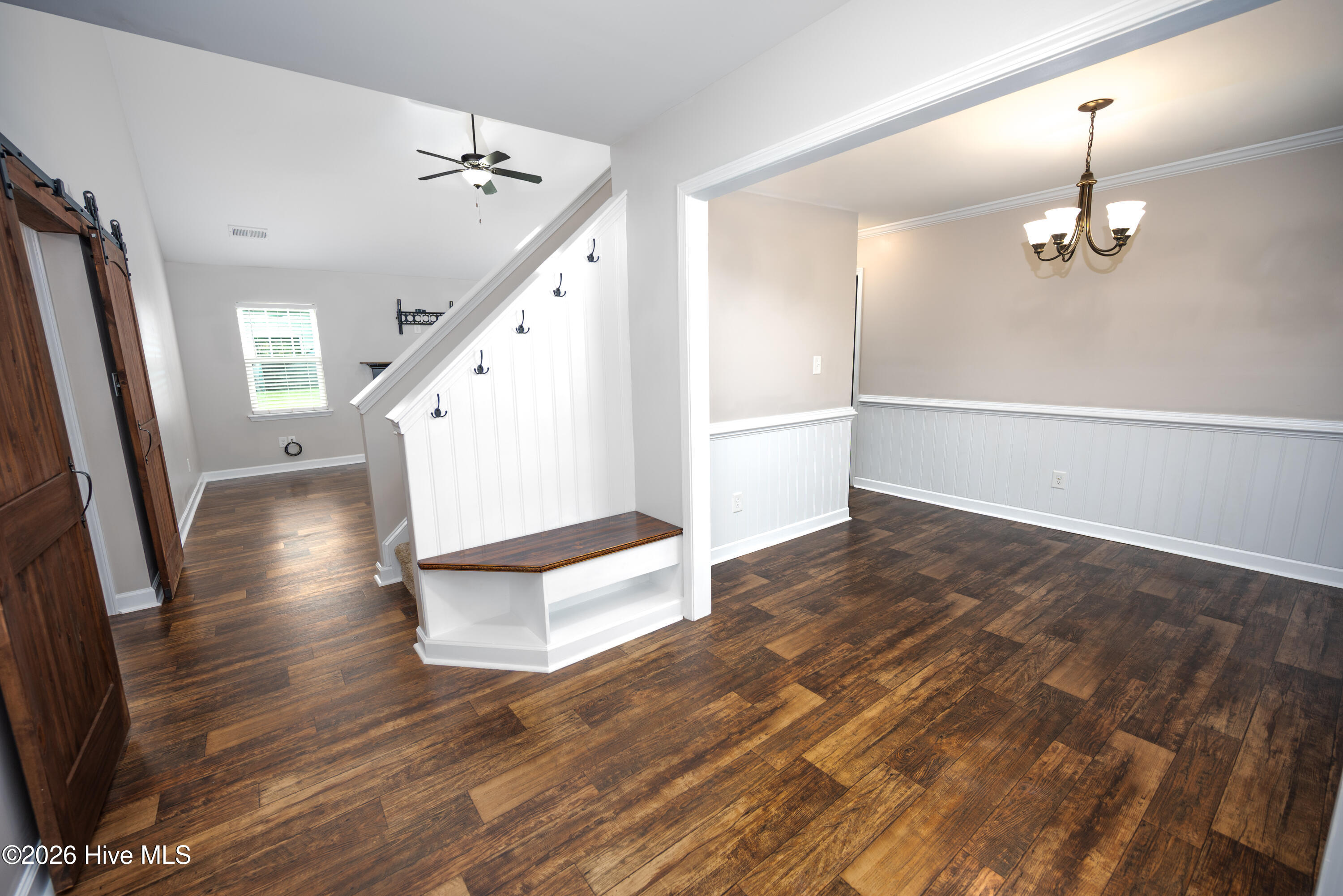 204 Gillcrest Court Property Photo 8