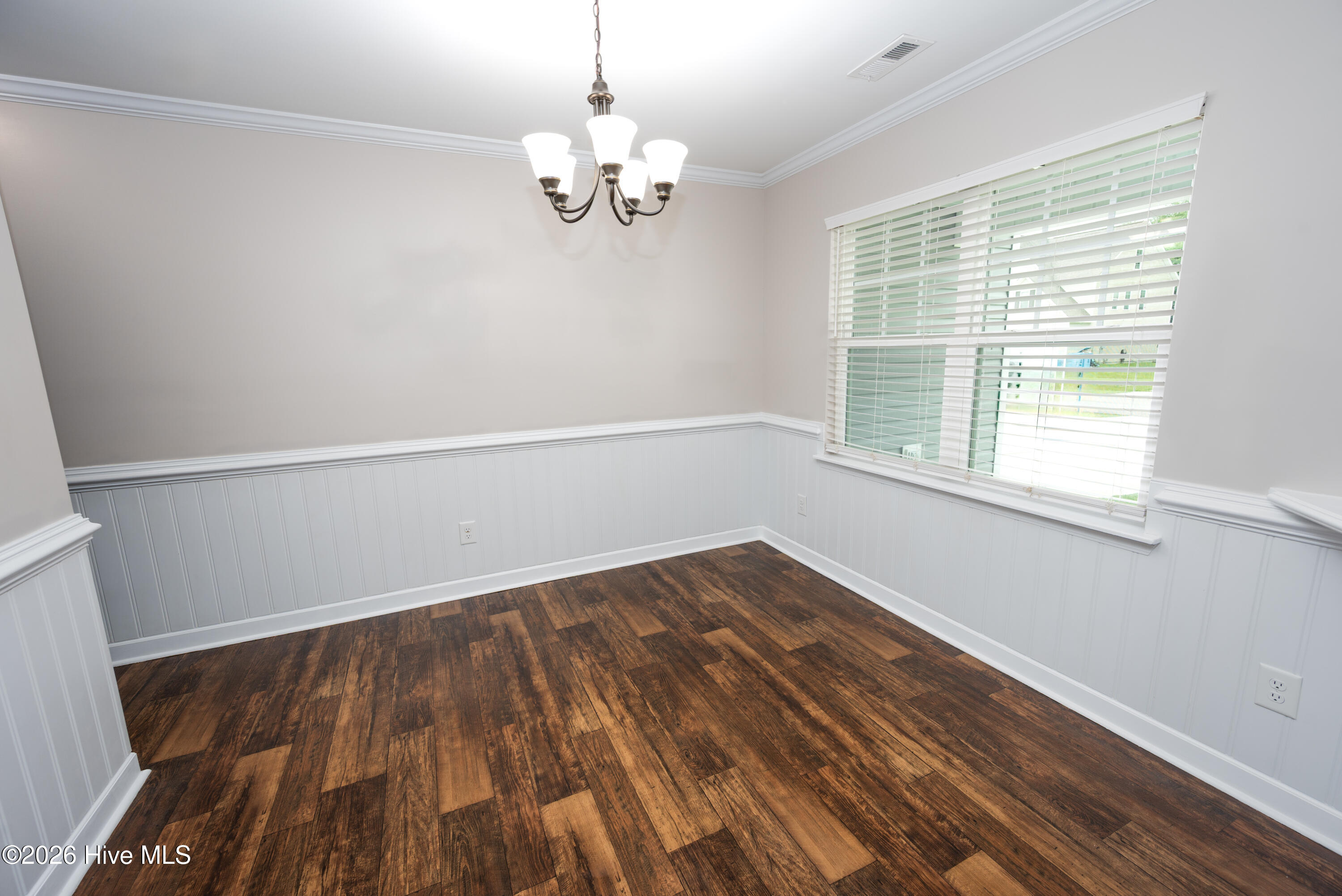 204 Gillcrest Court Property Photo 9