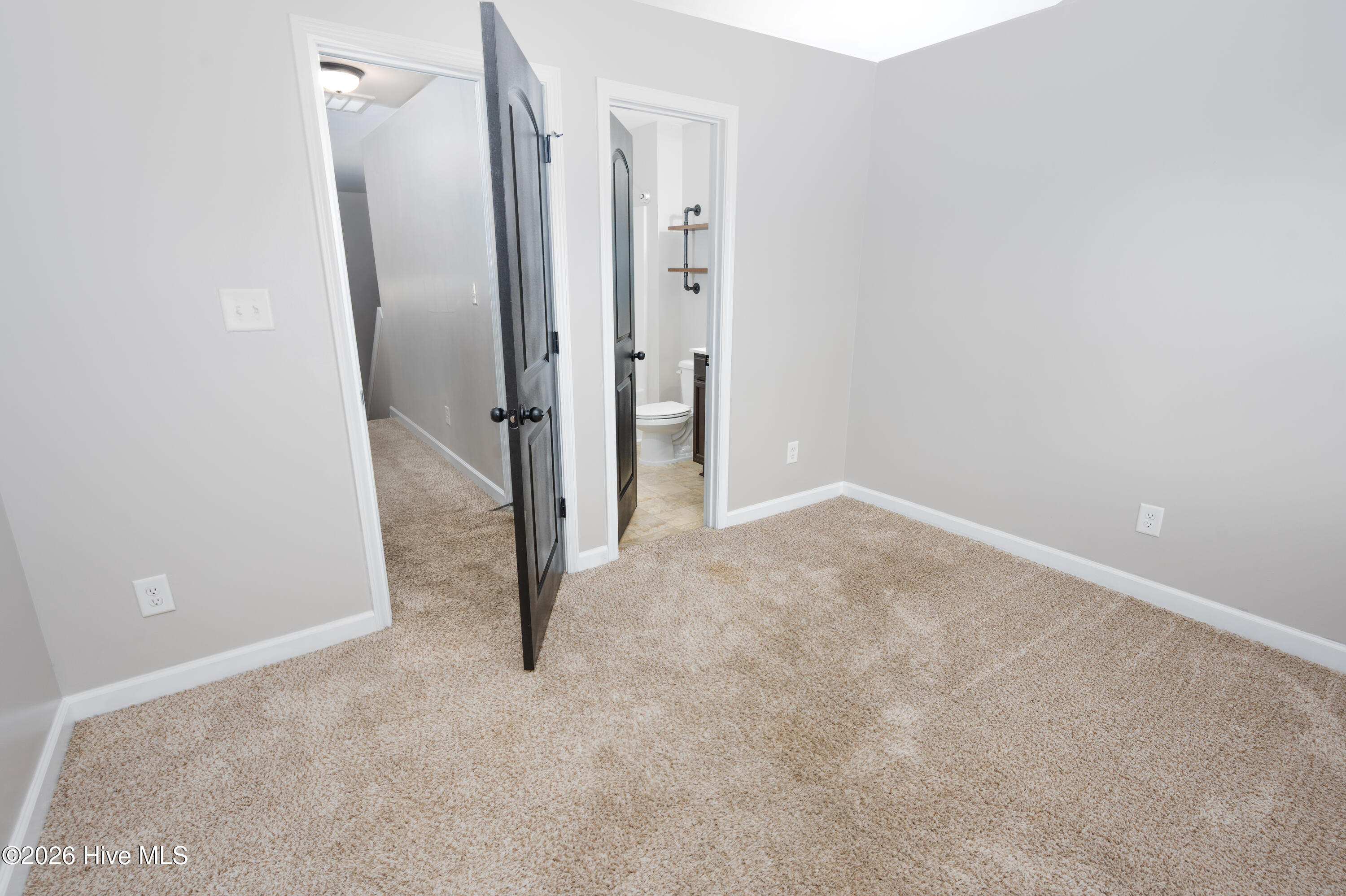 204 Gillcrest Court Property Photo 13