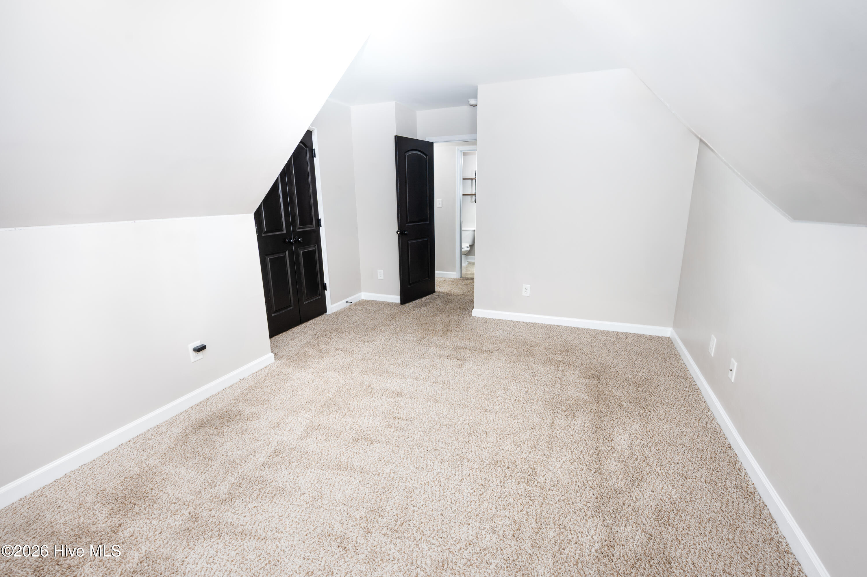 204 Gillcrest Court Property Photo 23