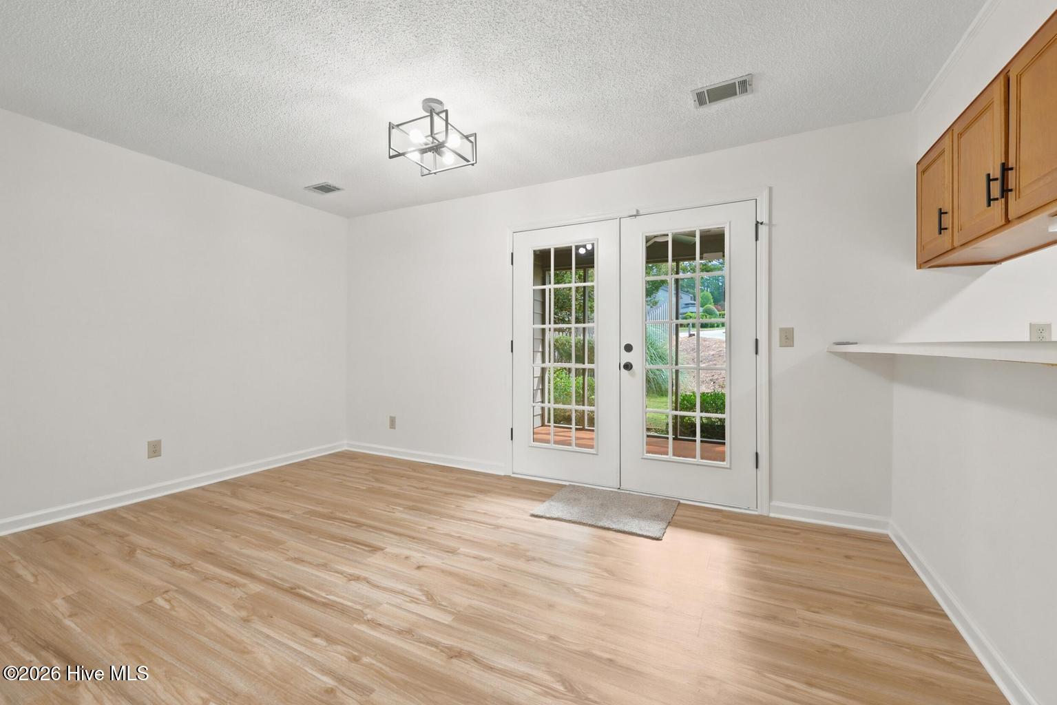 1 Cardinal Lane Property Photo 6