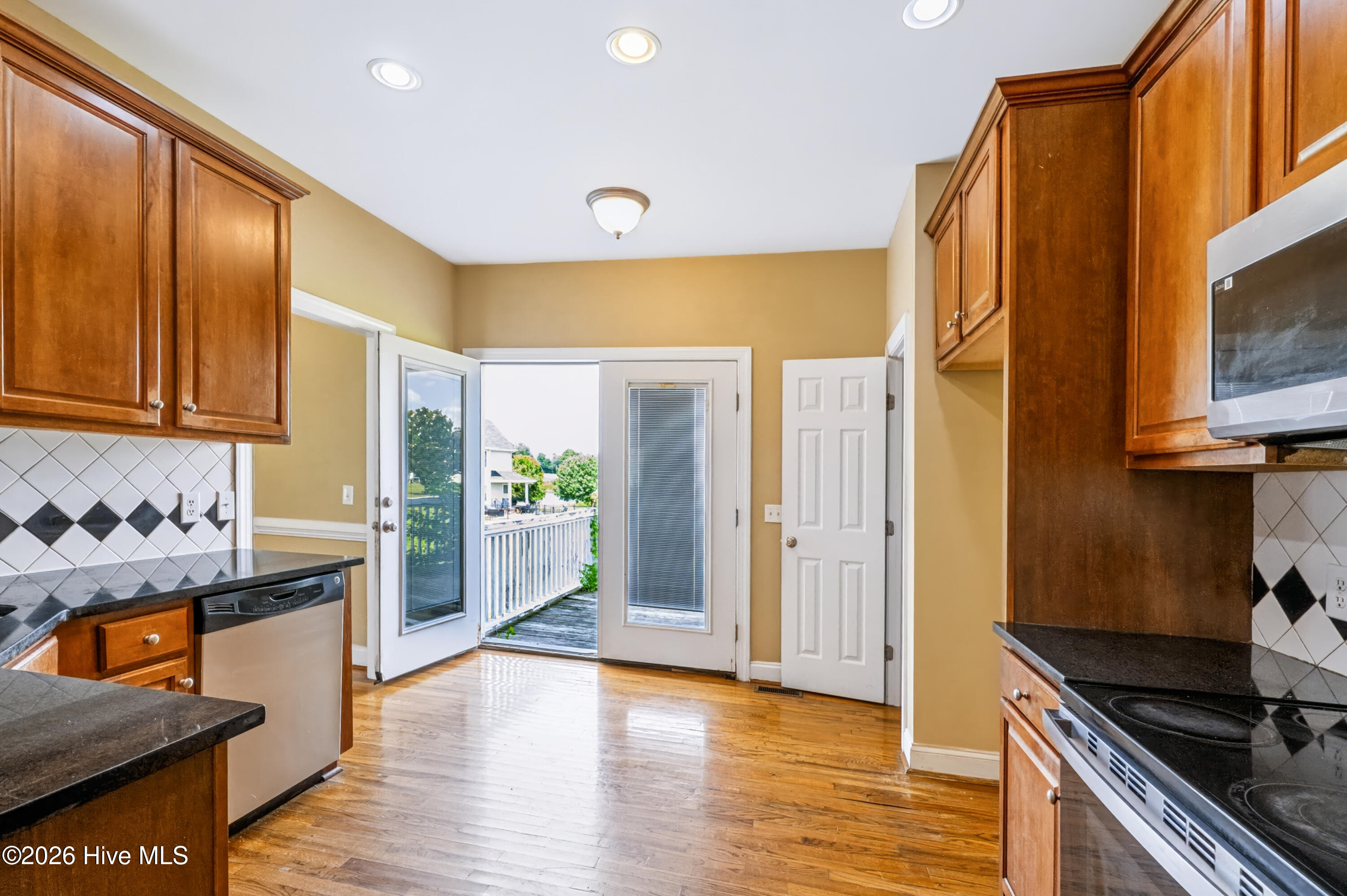 400 Cedar Lake Lane Property Photo 12