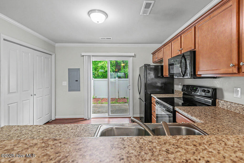 403 Sullivan Loop Road Property Photo 7