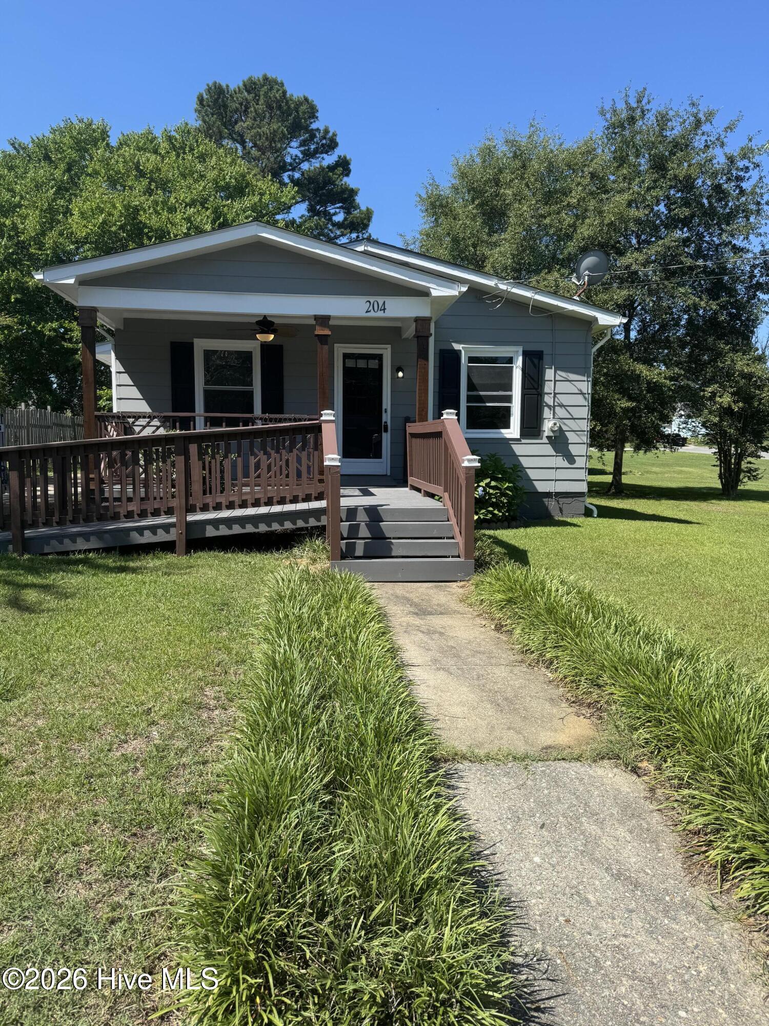 204 E Branch Street Property Photo 1