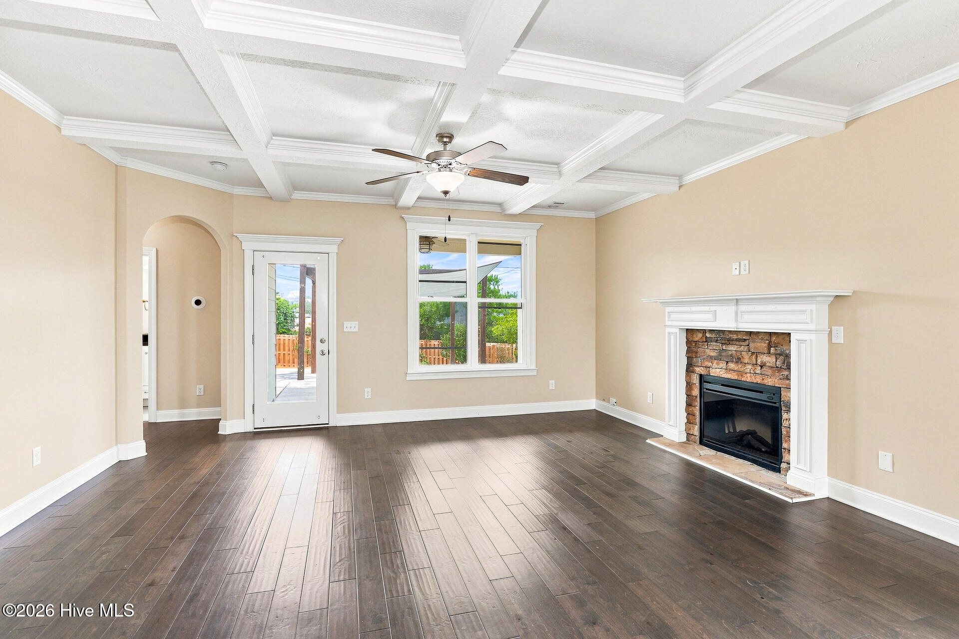 937 Niagra Falls Property Photo 2