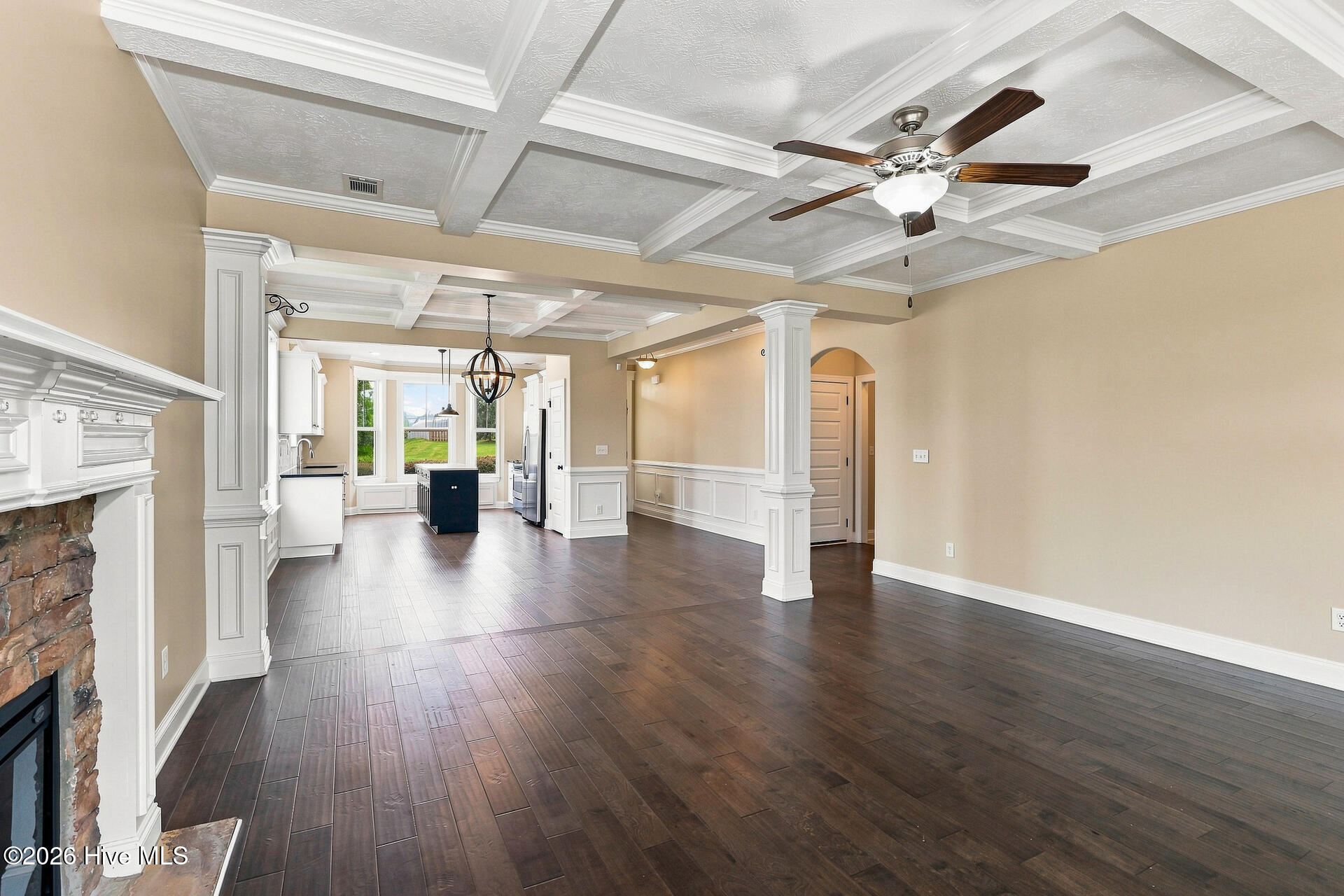 937 Niagra Falls Property Photo 3