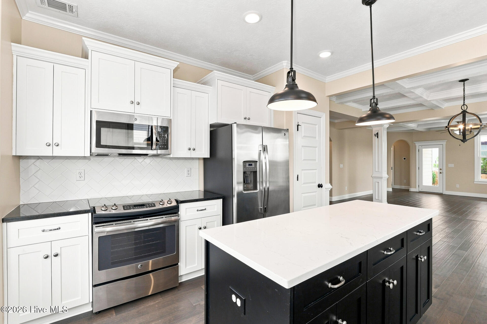 937 Niagra Falls Property Photo 6