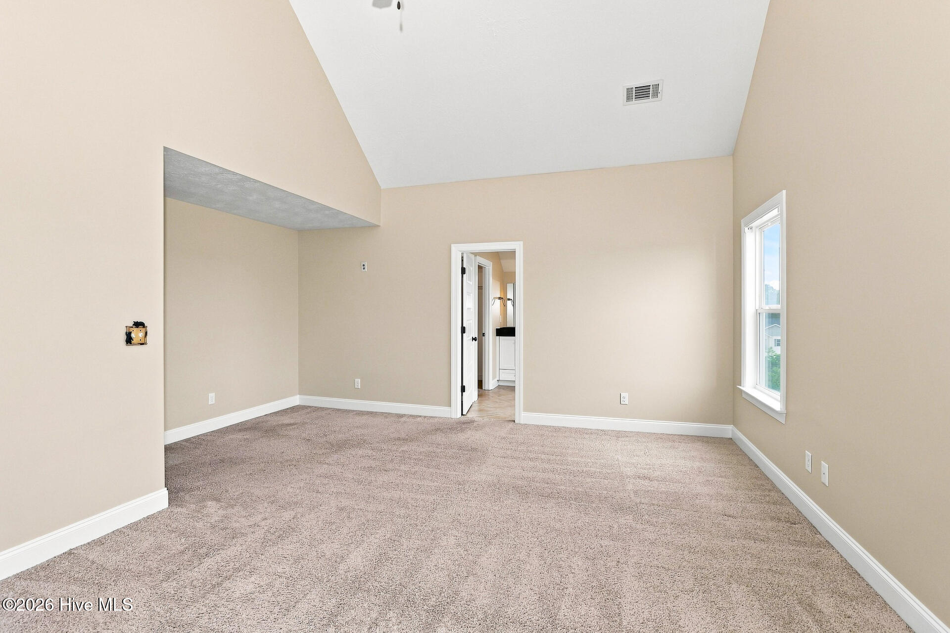 937 Niagra Falls Property Photo 8